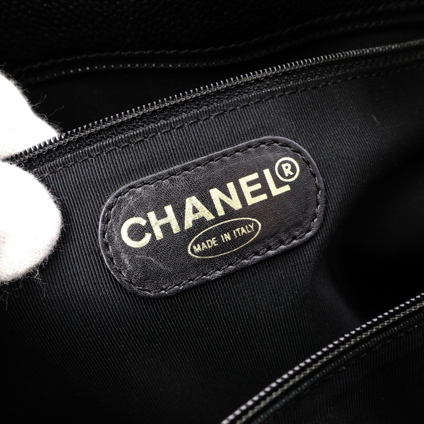 CHANEL Chain Shoulder Bag, Caviar Leather, Black, Gold Hardware
