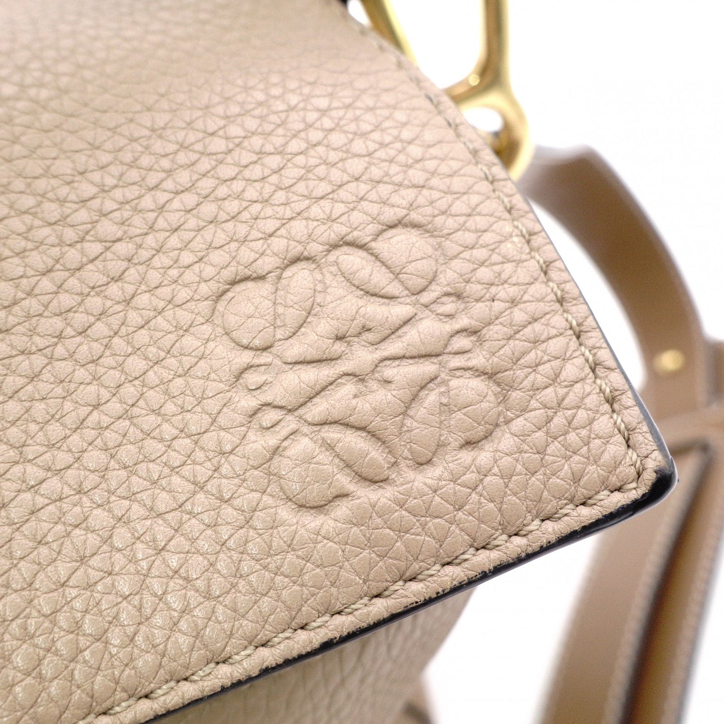 LOEWE Puzzle Medium Handbag, Leather, Beige, 2-Way, Gold Hardware, Crossbody