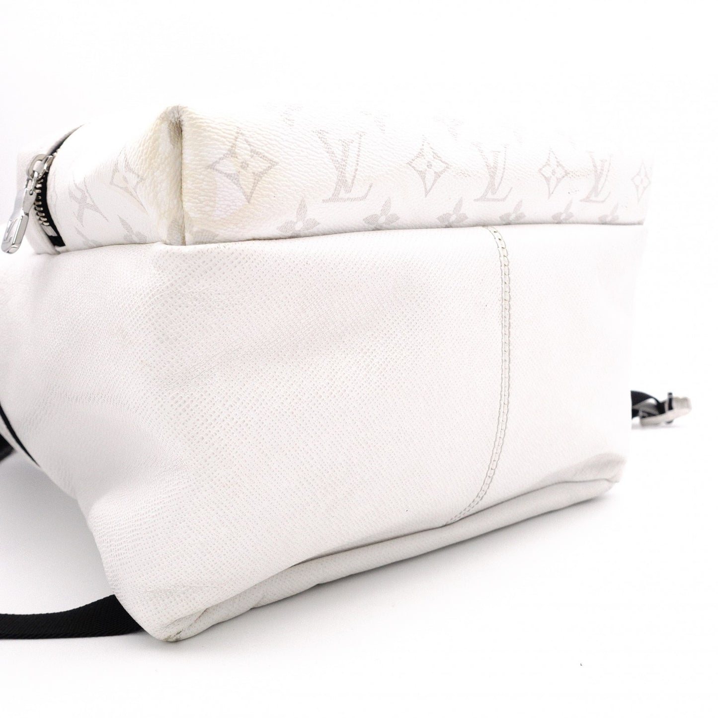 LOUIS VUITTON Taiga Discovery Backpack PVC/Leather White Men's