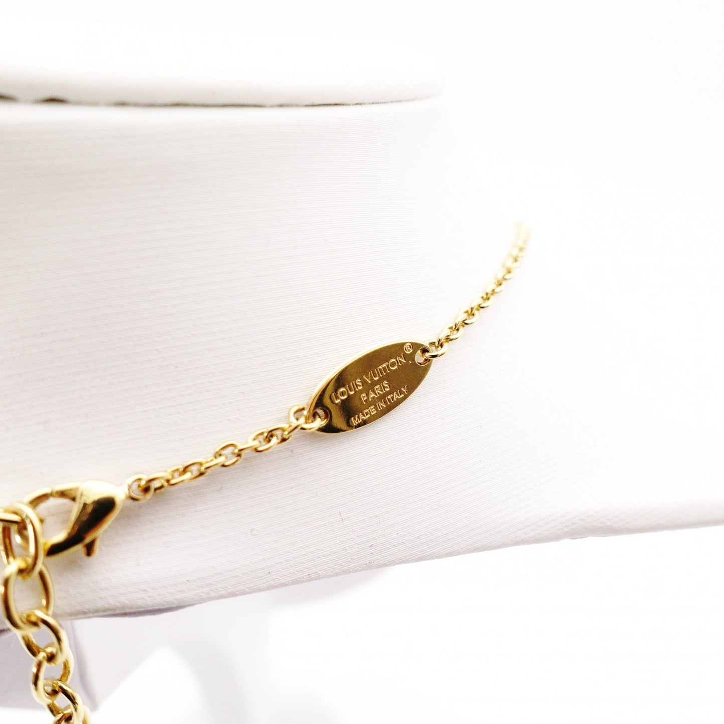 LOUIS VUITTON LV Iconic Necklace Metal/Rhinestone Gold