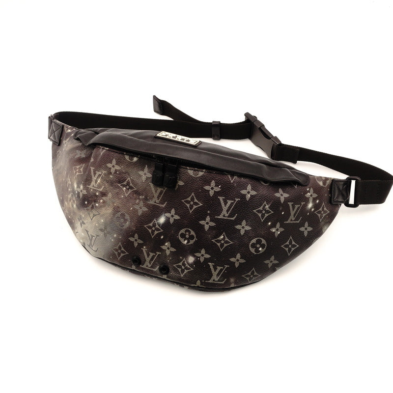 LOUIS VUITTON Bum Bag Monogram Galaxy Discovery M44444 Gray PVC Leather Men's 7-8-234