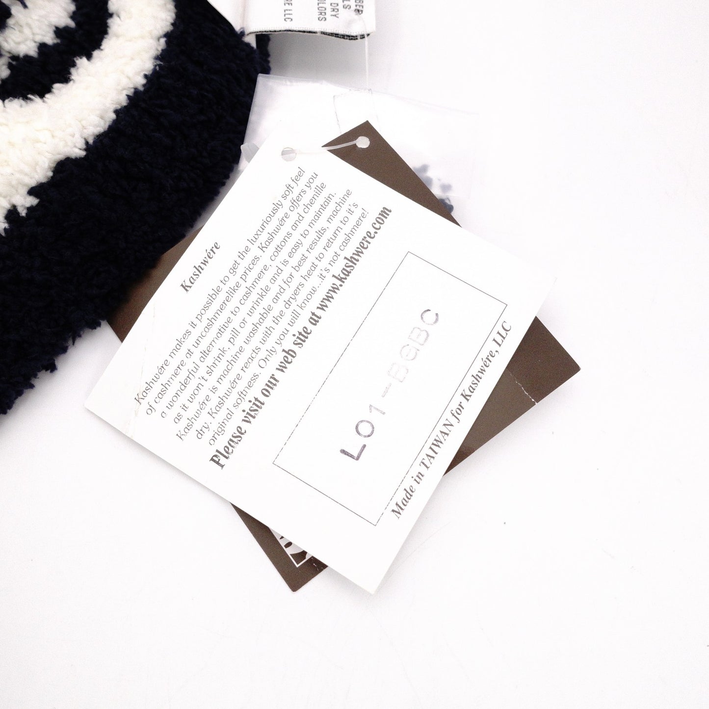Unused, with tags: Kashiware x Franck Muller Collaboration Blanket, Navy and White