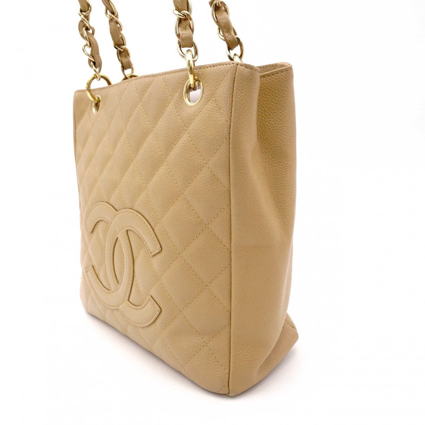 CHANEL Matelassé Shoulder Bag in Leather with Beige Gold Hardware