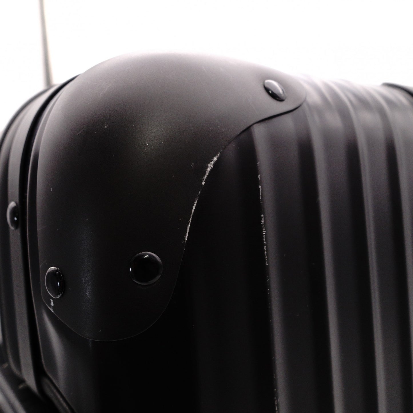 RIMOWA 986.11 32L Topaz Stealth 2-Wheel Carry-On Black