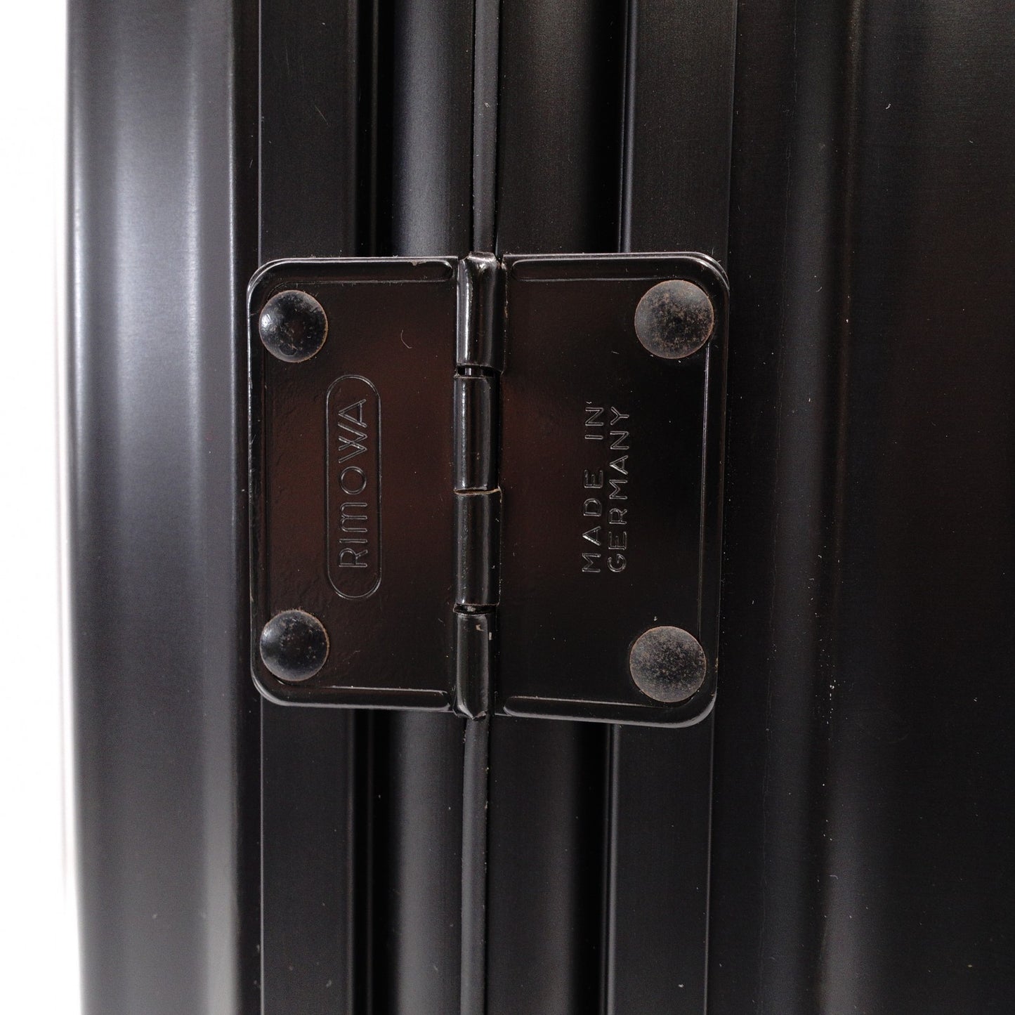 RIMOWA 986.11 32L Topaz Stealth 2-Wheel Carry-On Black