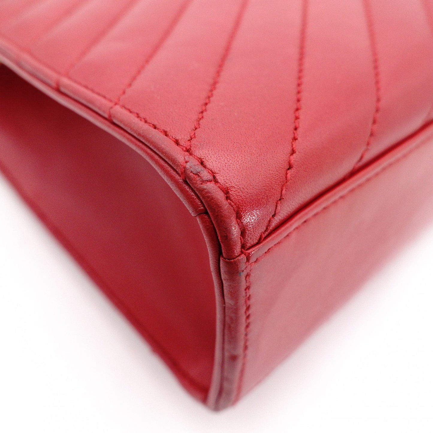 SAINT LAURENT Envelope Chevron Shoulder Bag, Leather, Red, Gold Hardware