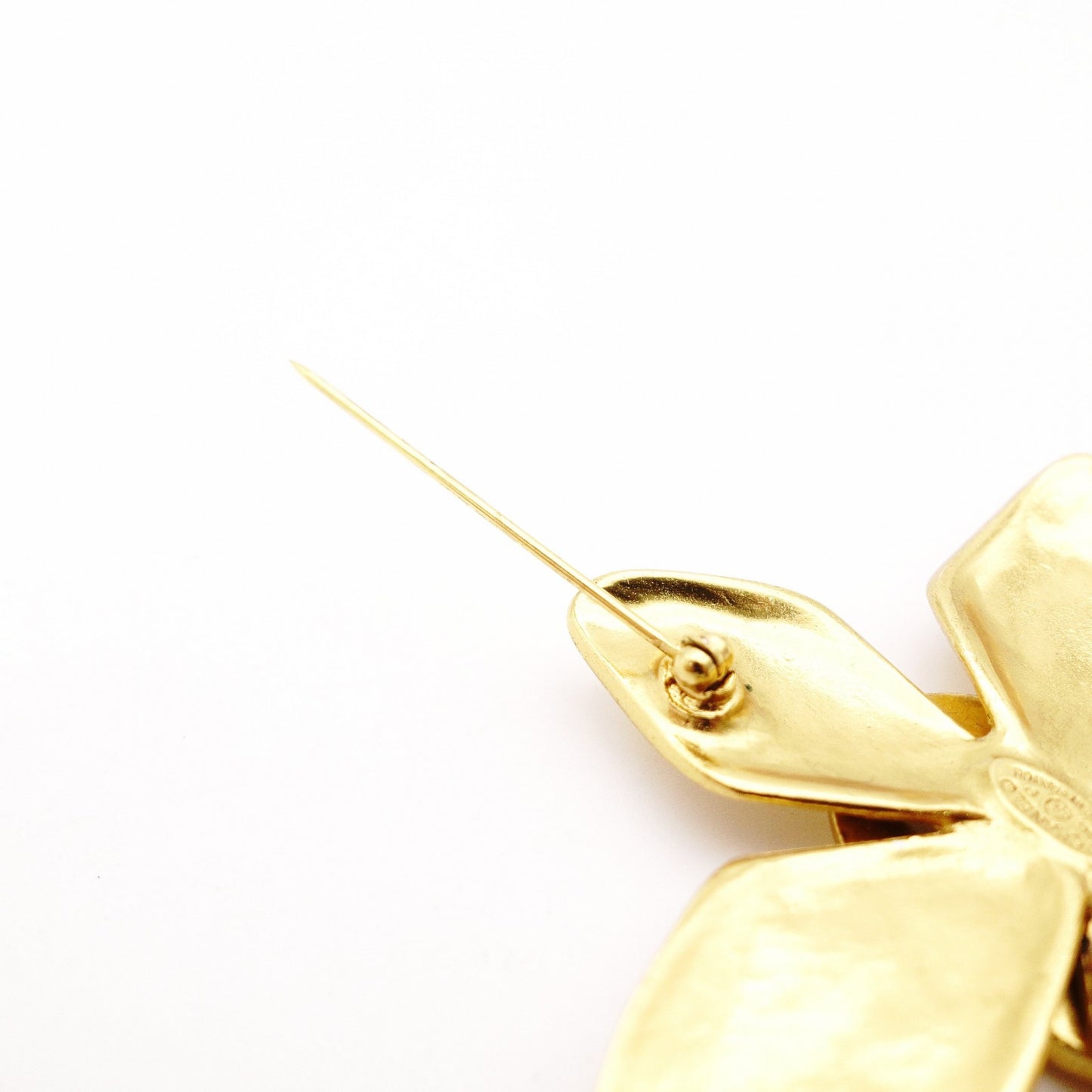 CHANEL Brooch Metal Gold Metal CC Logo