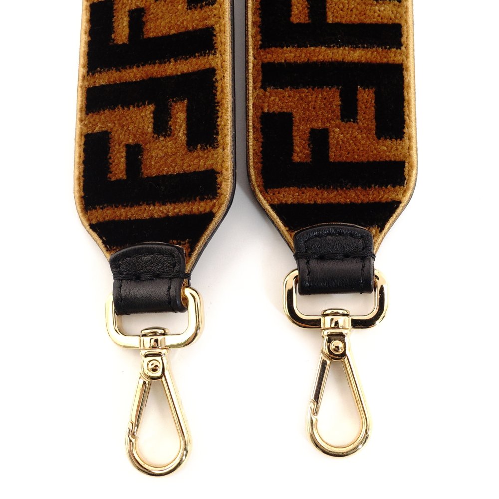 FENDI Zucca Shoulder Strap Bag Brown × Black Felt Leather Gold Hardware 7-10-550