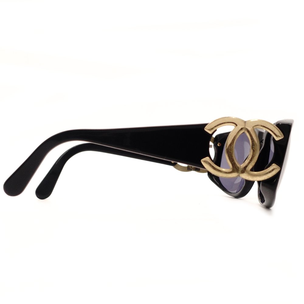 CHANEL Coco Mark Sunglasses Black Non-Prescription 02461 94305 CC Logo Gold Hardware 7-10-331