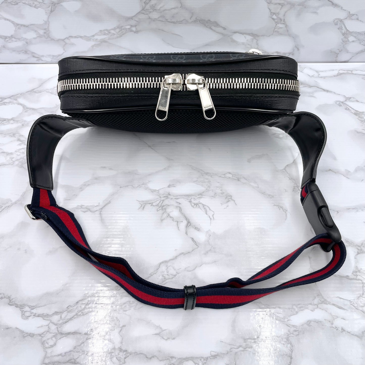 GUCCI Sherry Line Body Bag