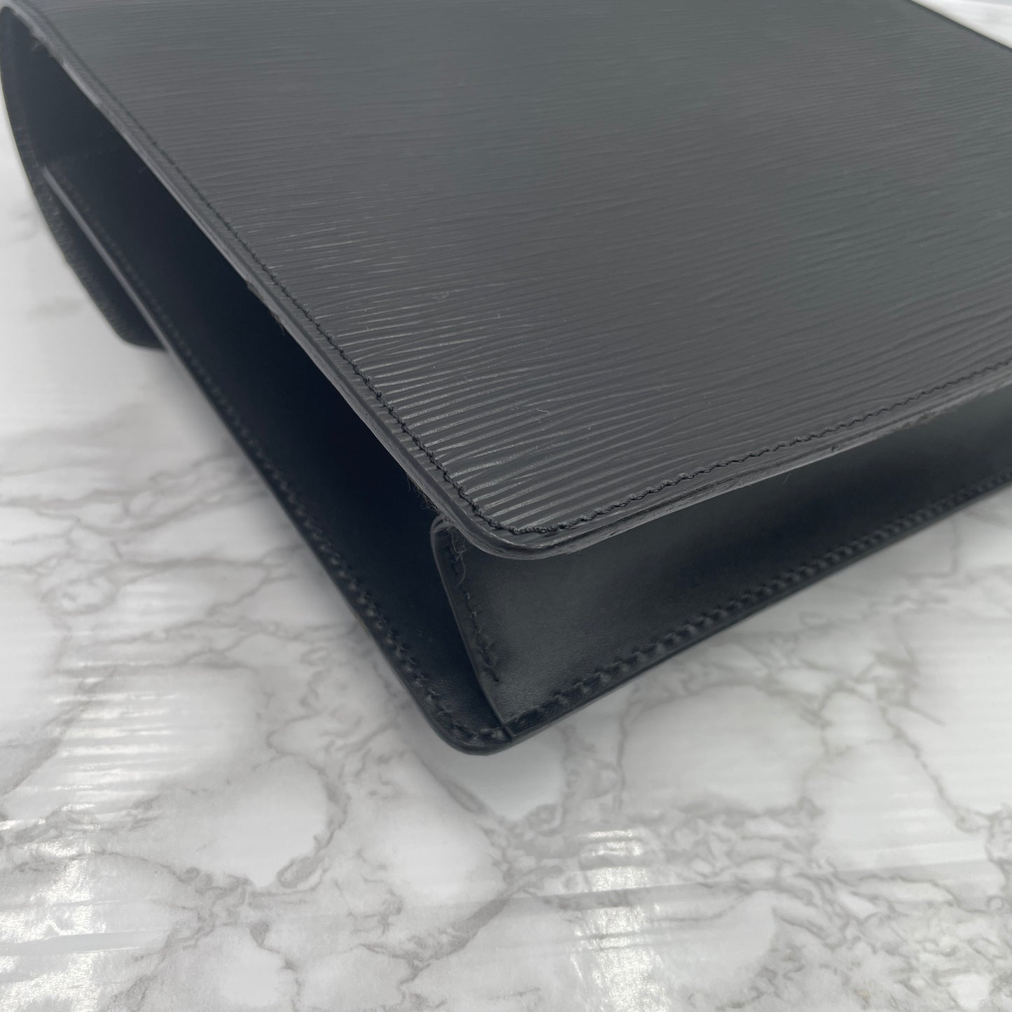 LOUIS VUITTON Epi Monceau