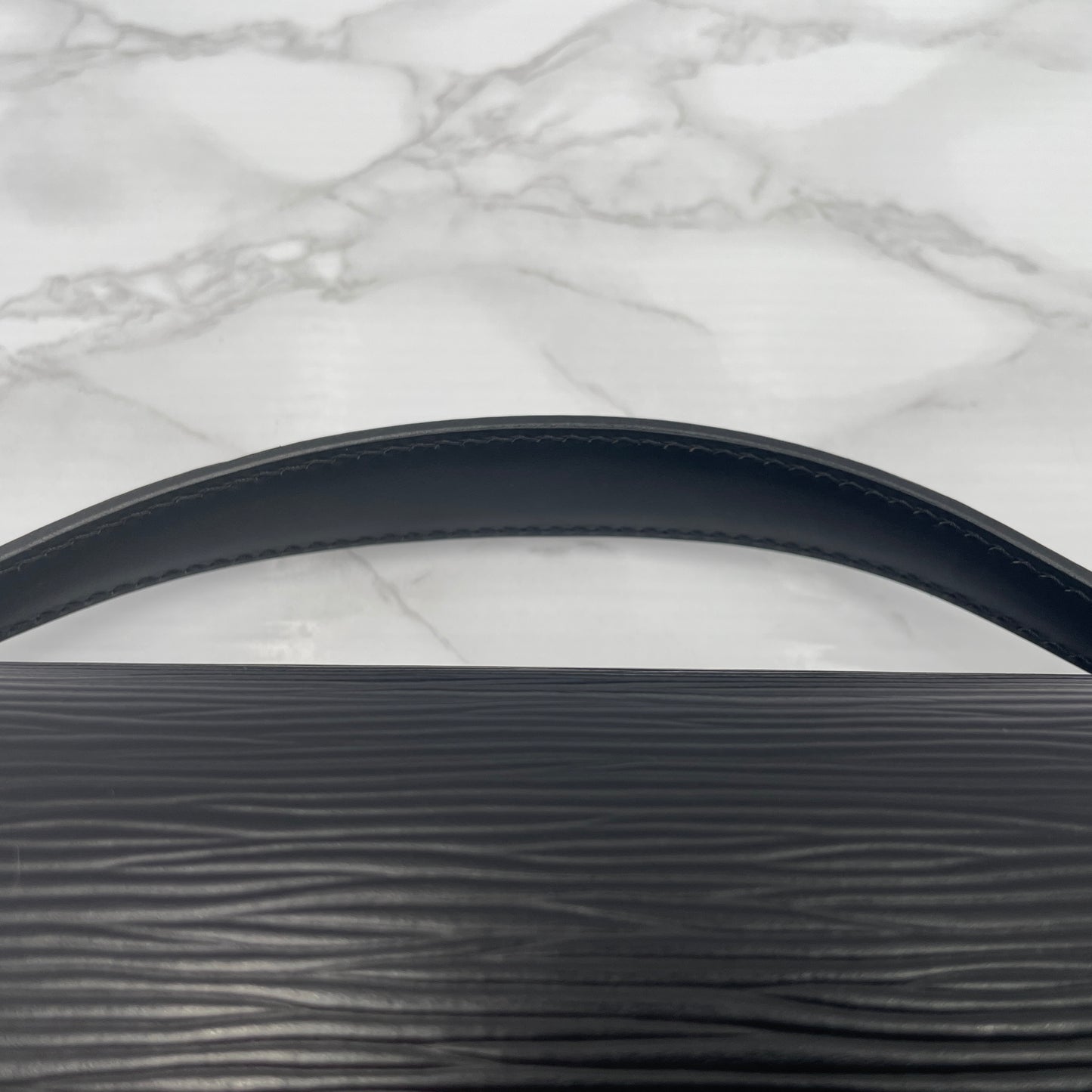 LOUIS VUITTON Epi Monceau