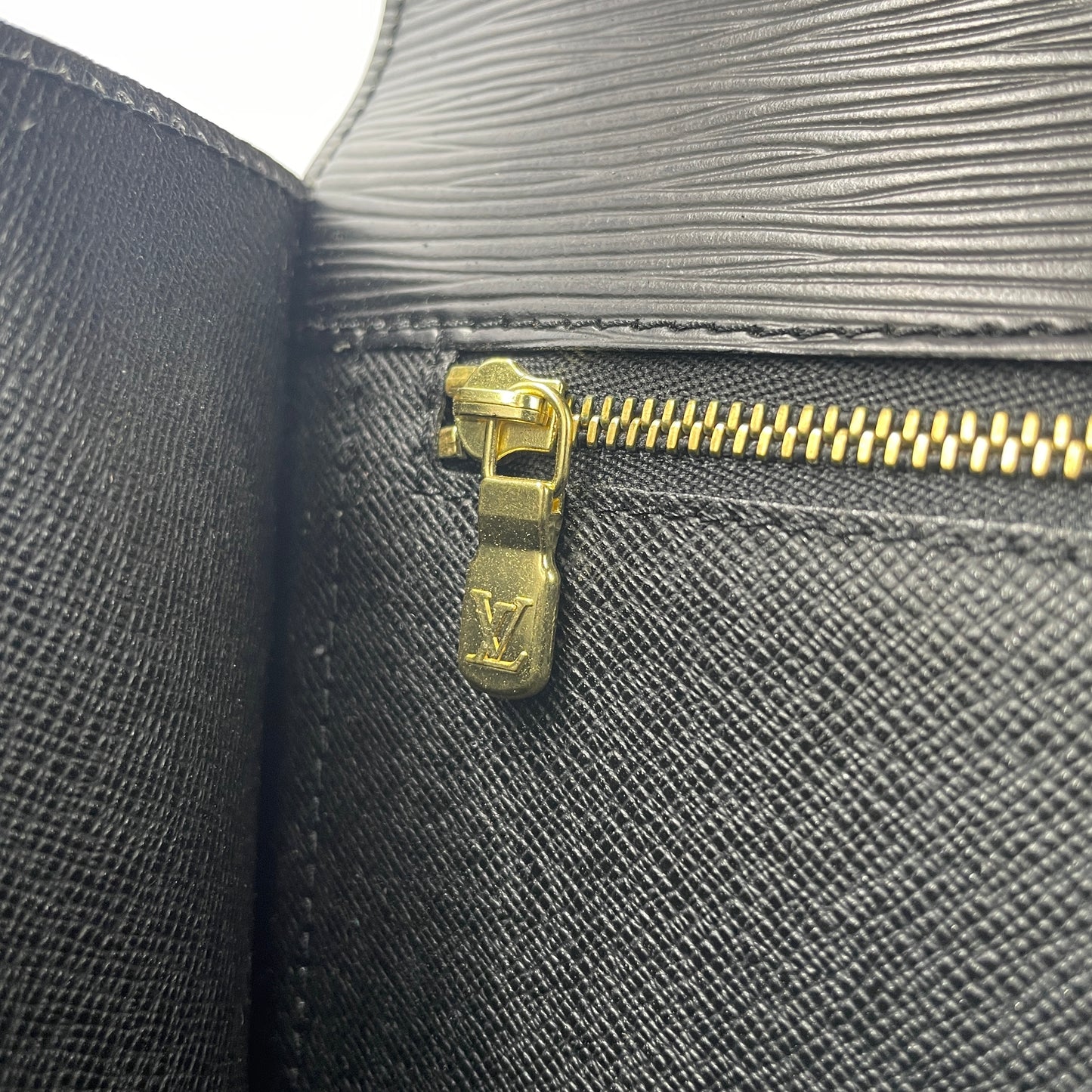 LOUIS VUITTON Epi Monceau