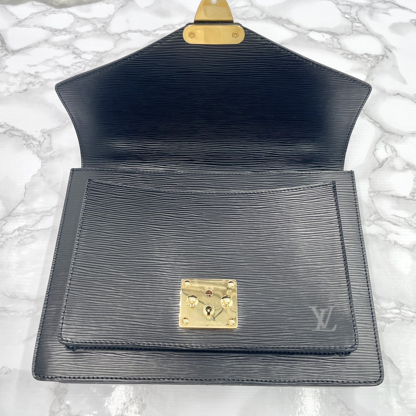 LOUIS VUITTON Epi Monceau