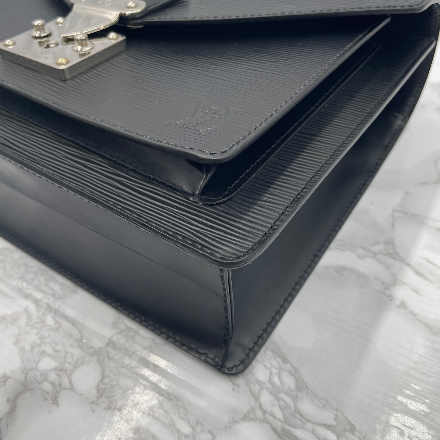 LOUIS VUITTON Epi Monceau