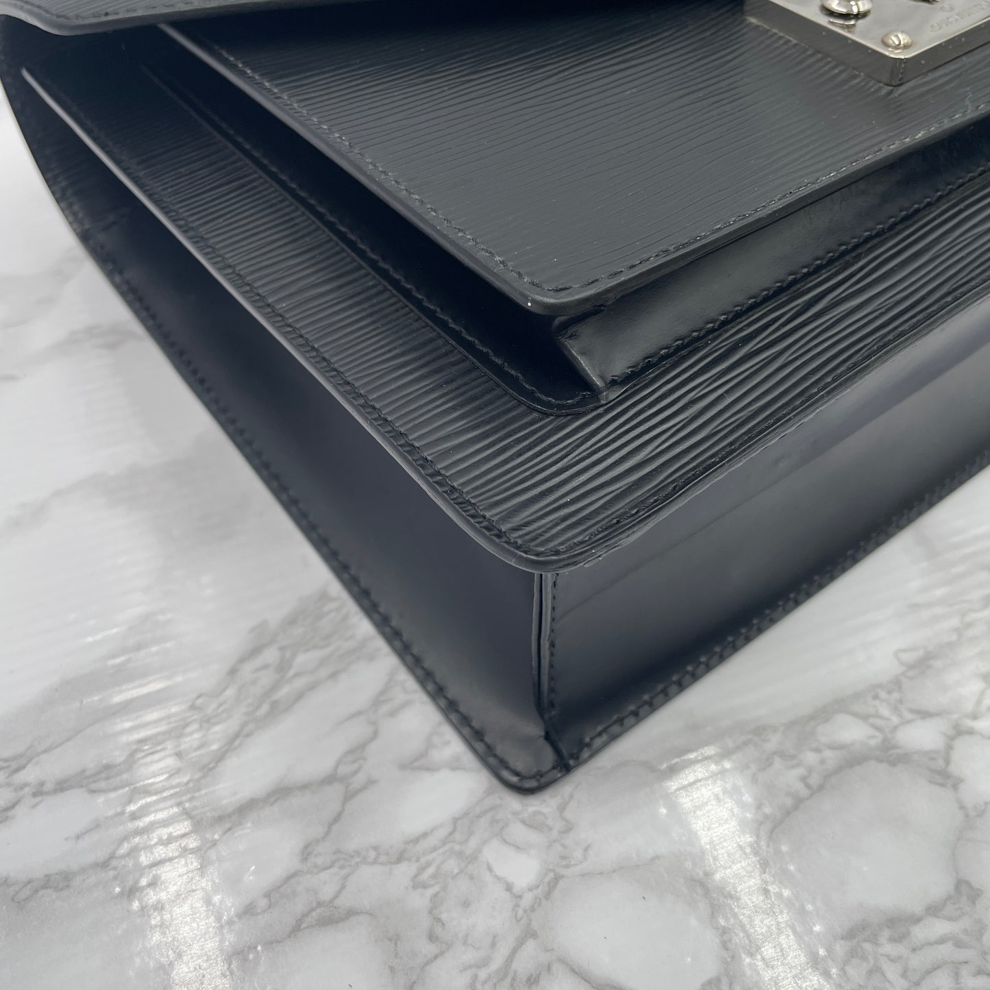 LOUIS VUITTON Epi Monceau