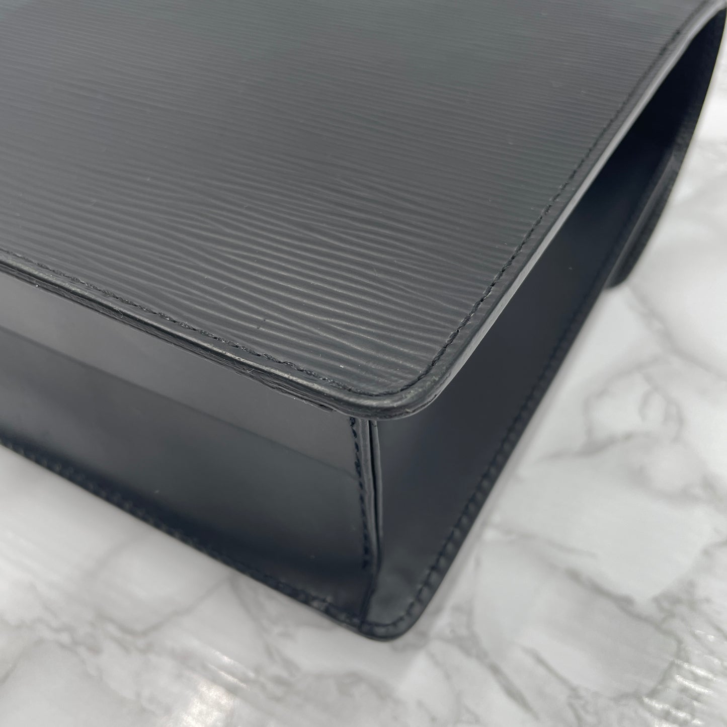 LOUIS VUITTON Epi Monceau