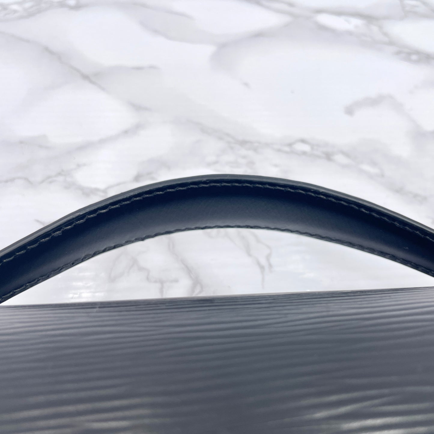 LOUIS VUITTON Epi Monceau