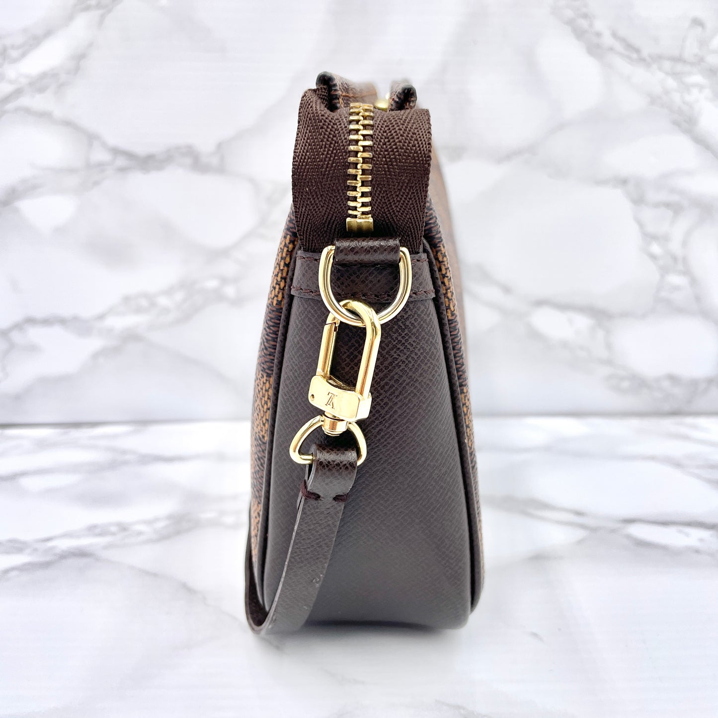 LOUIS VUITTON Damier Truth Makeup