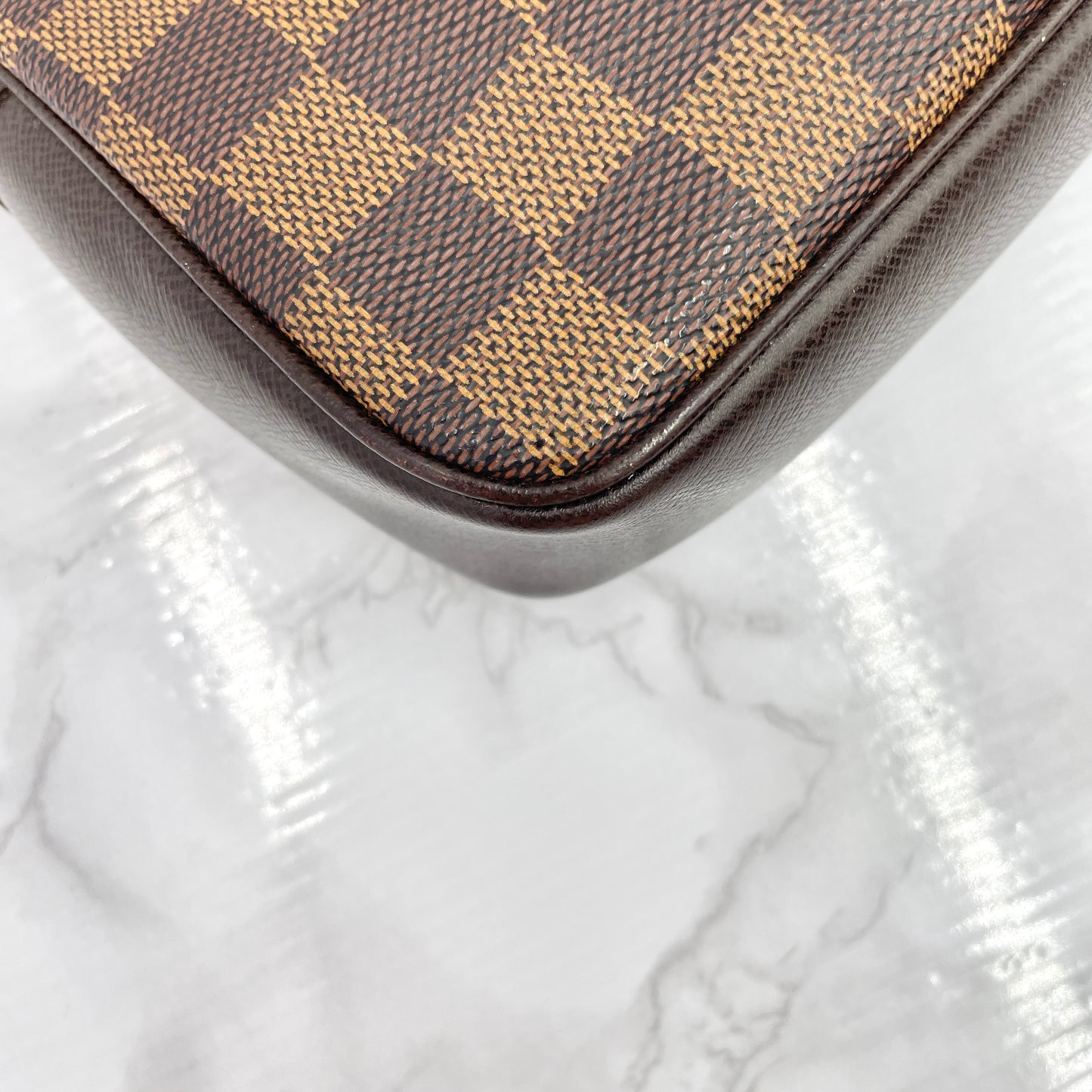 LOUIS VUITTON Damier Truth Makeup
