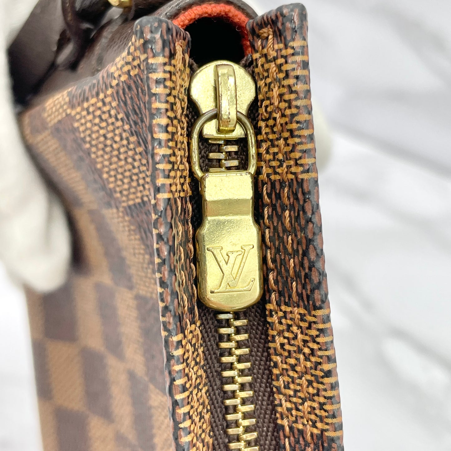 LOUIS VUITTON Damier Truth Makeup