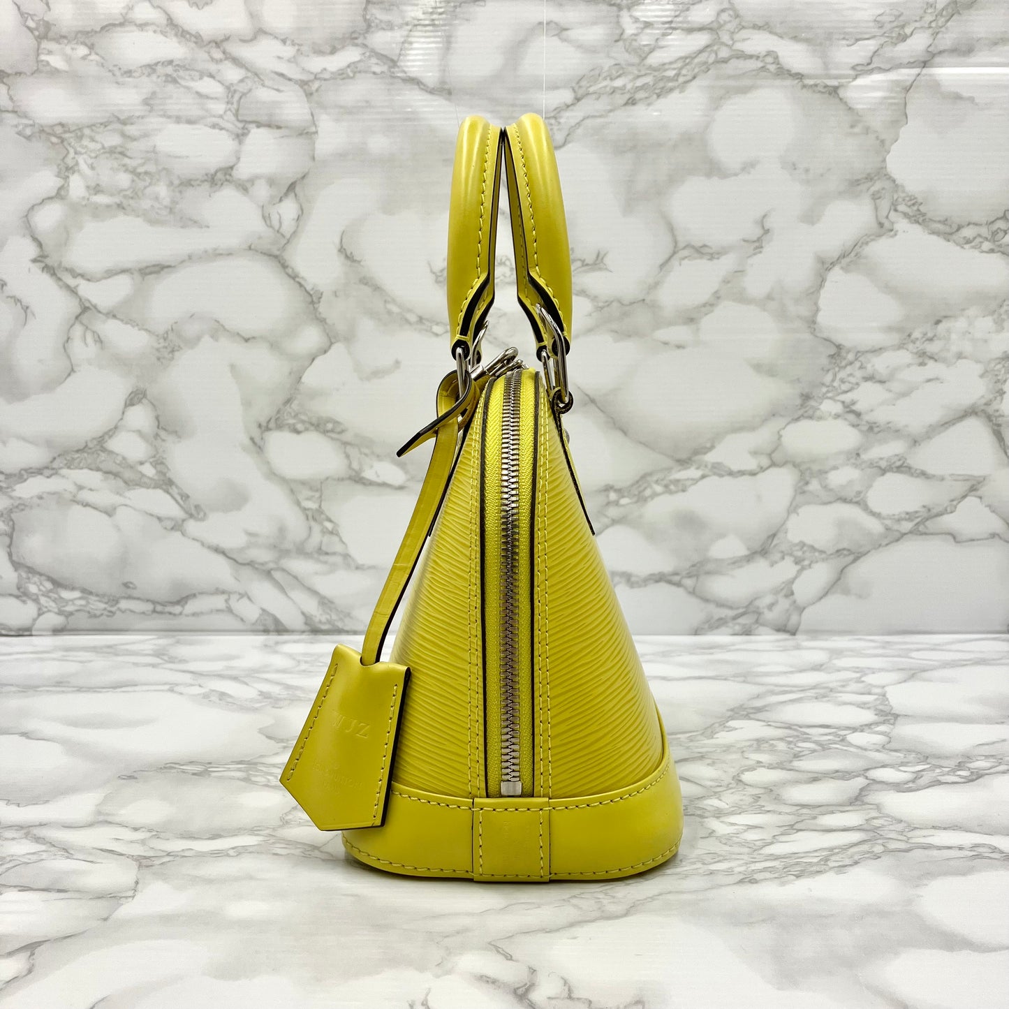 LOUIS VUITTON Epi Alma BB