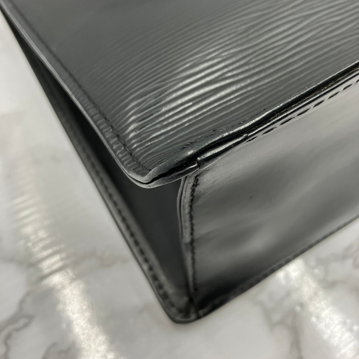 LOUIS VUITTON Epi Sack Pla PM