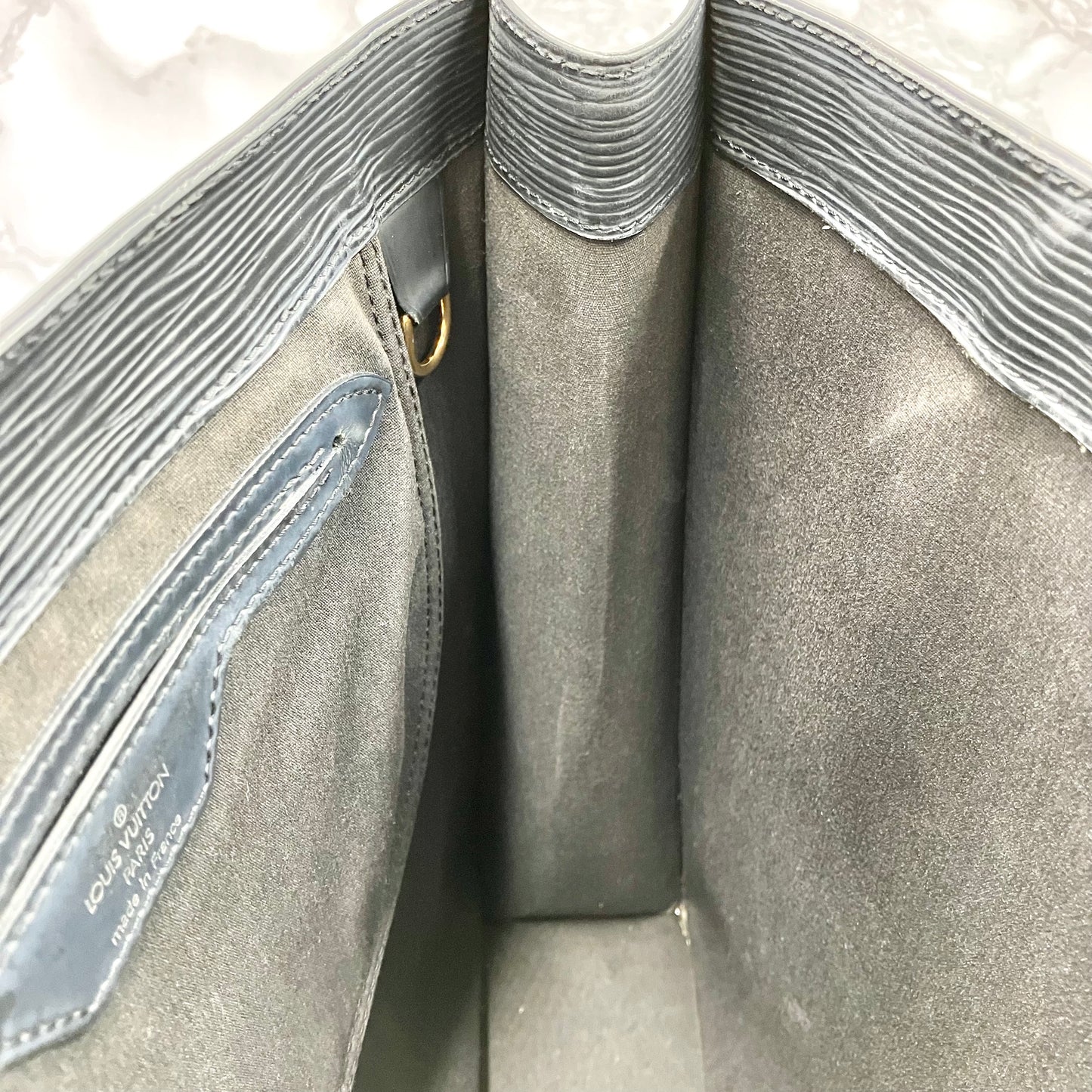 LOUIS VUITTON Epi Sack Pla PM