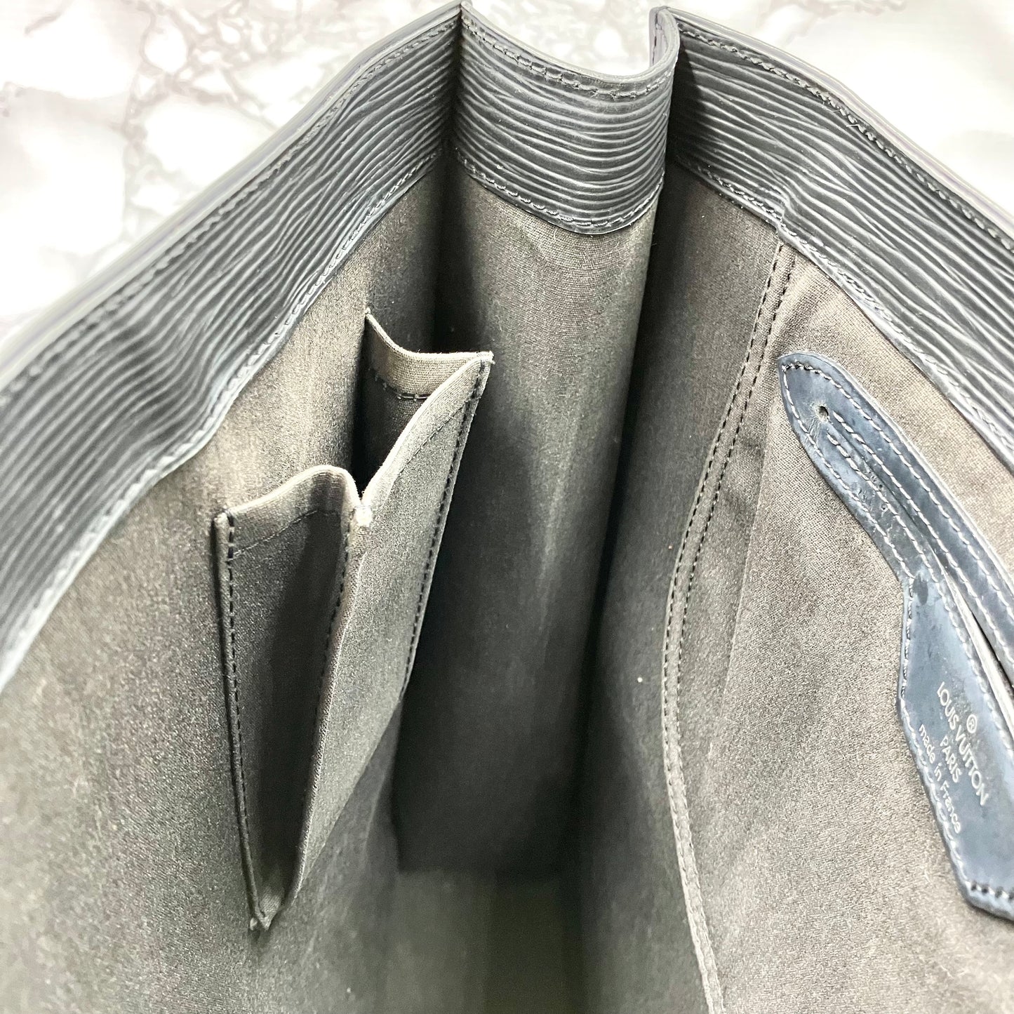 LOUIS VUITTON Epi Sack Pla PM