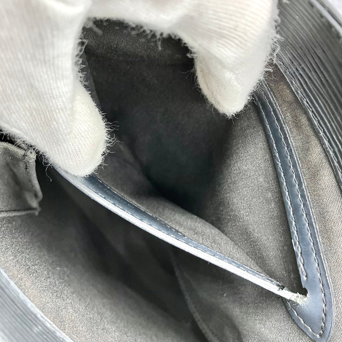 LOUIS VUITTON Epi Sack Pla PM