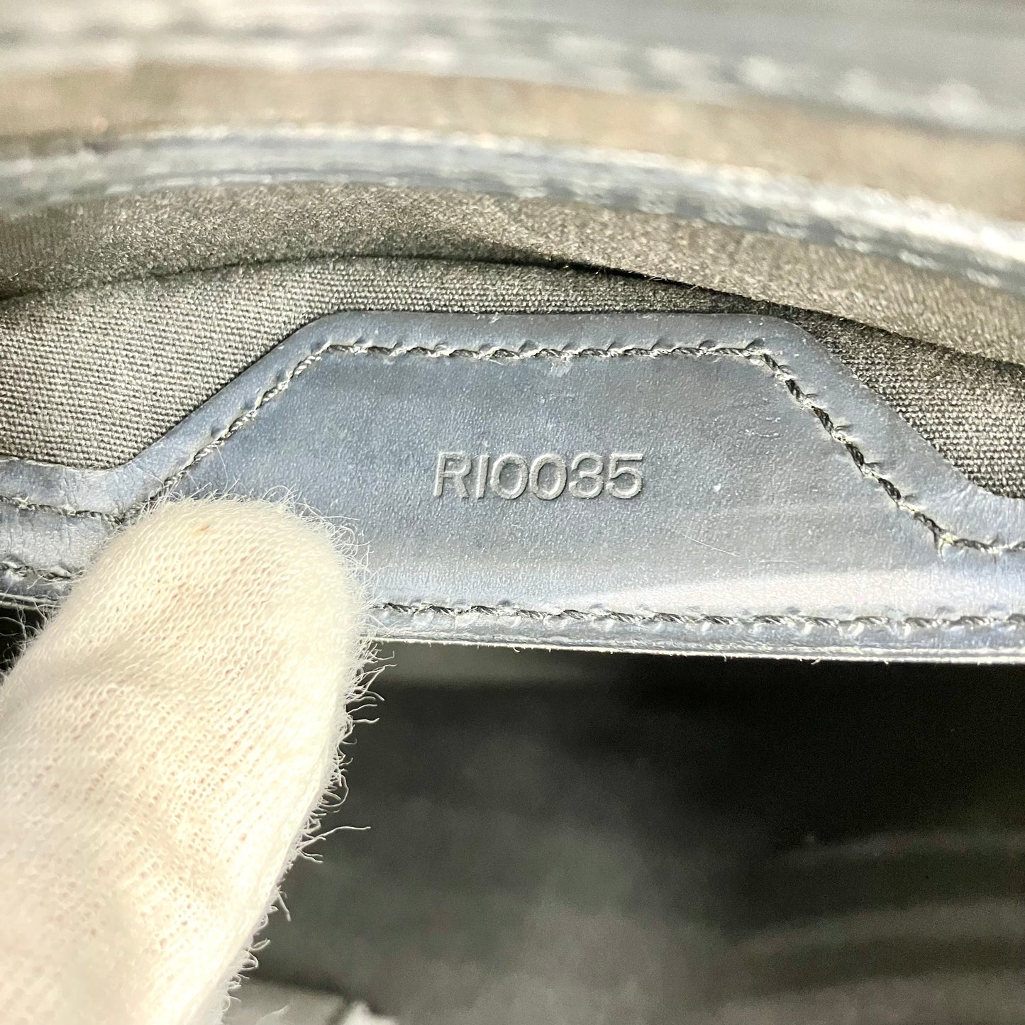 LOUIS VUITTON Epi Sack Pla PM