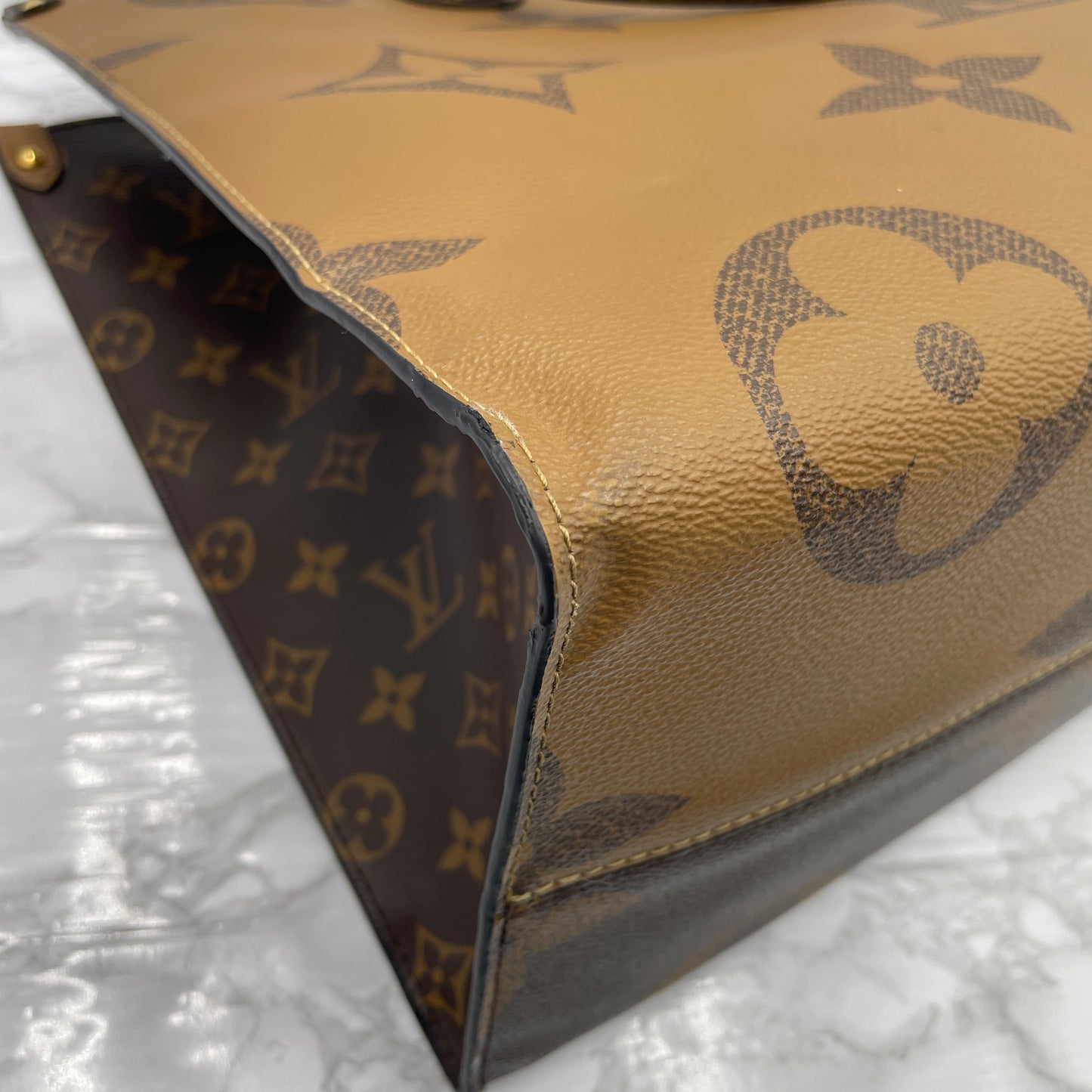 LOUIS VUITTON On The Go GM
