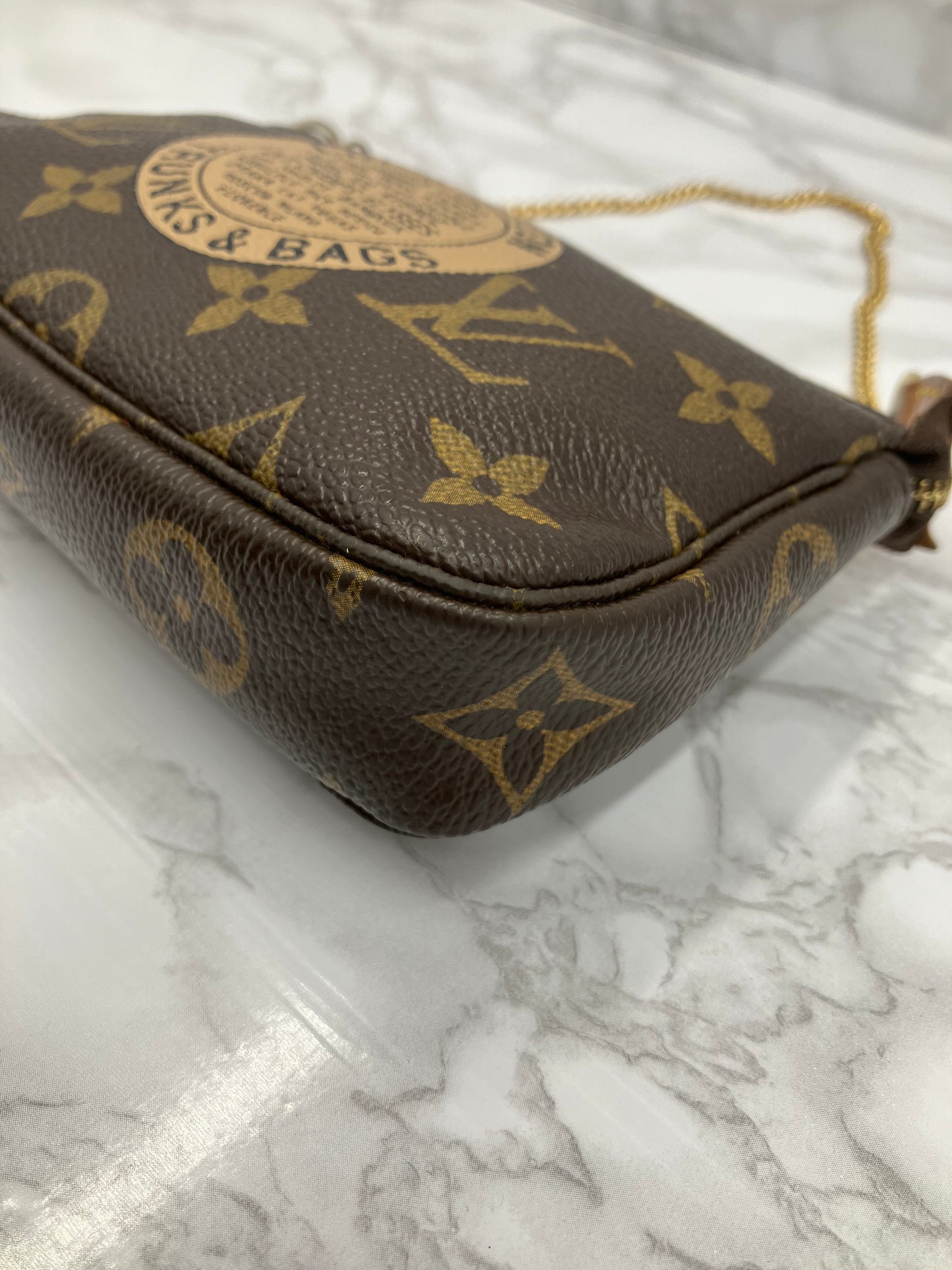 LOUIS VUITTON Mini Accessoir