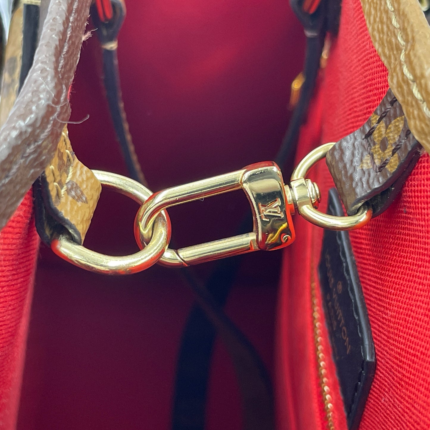 LOUIS VUITTON On The Go GM