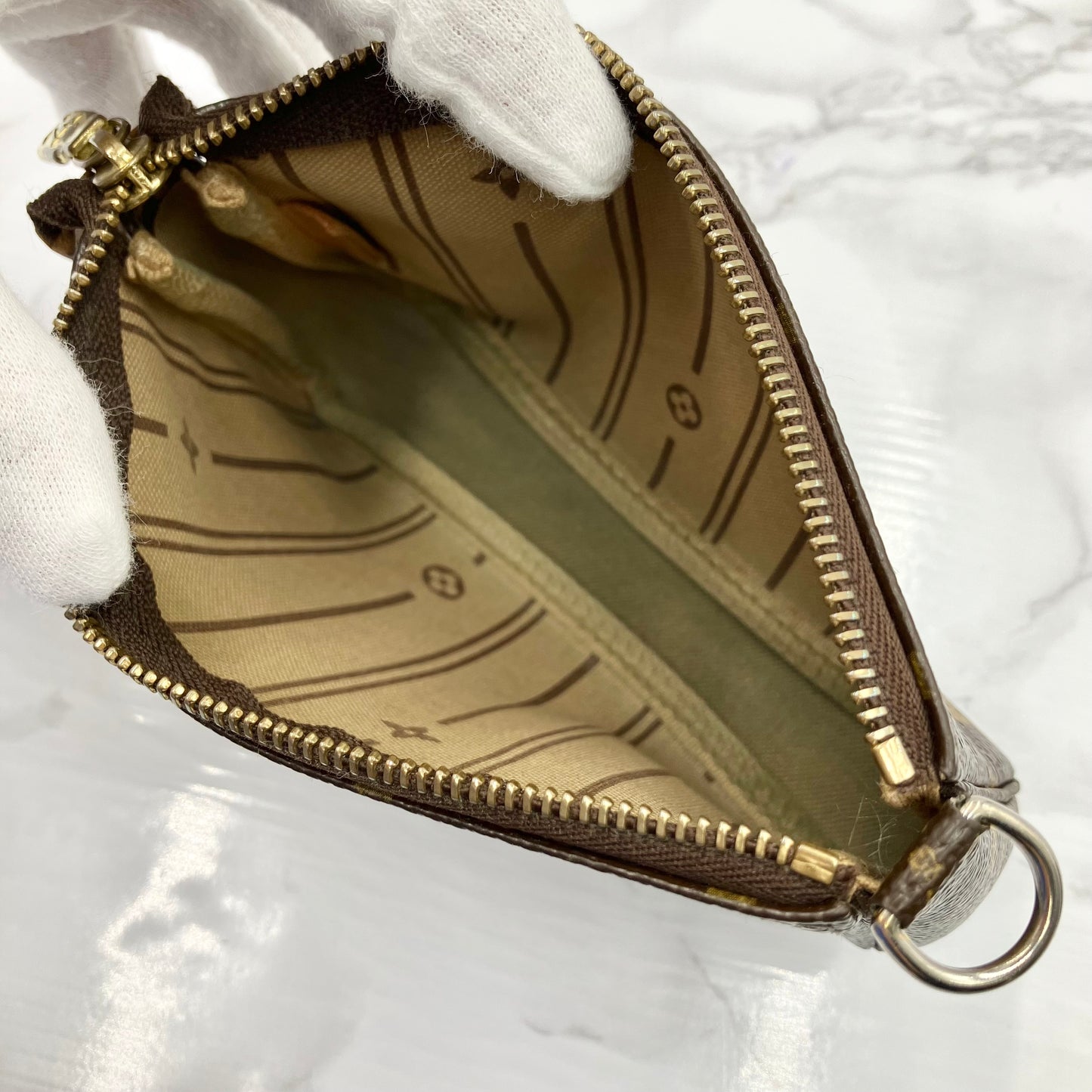 LOUIS VUITTON Mini Accessoir