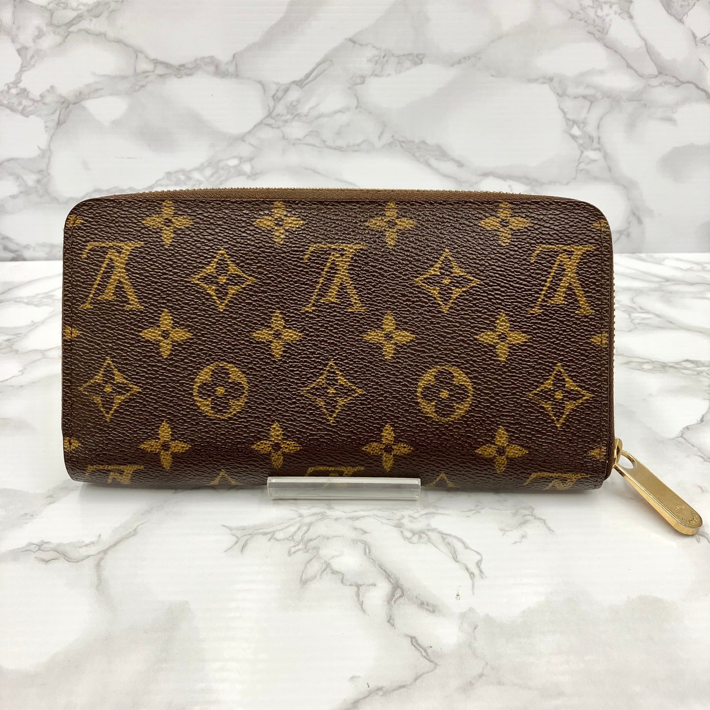 LOUIS VUITTON Monogram zippy