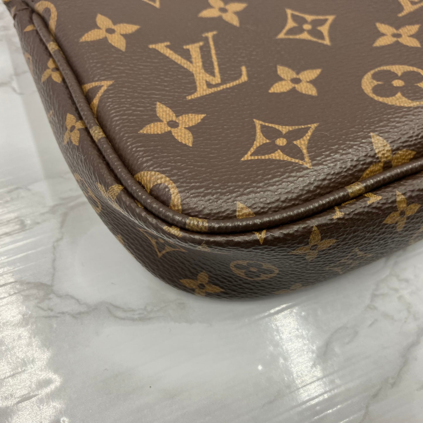 LOUIS VUITTON Multi Pochette