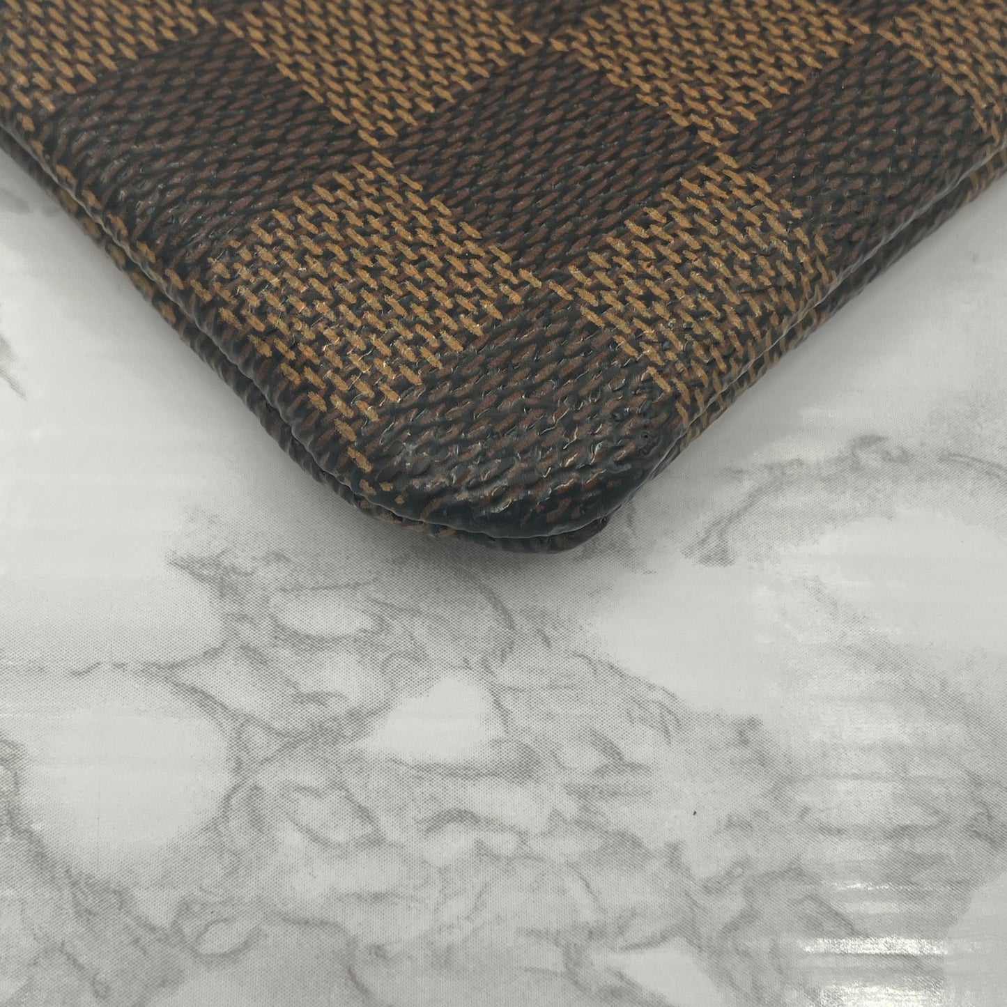 LOUIS VUITTON Damier Cle