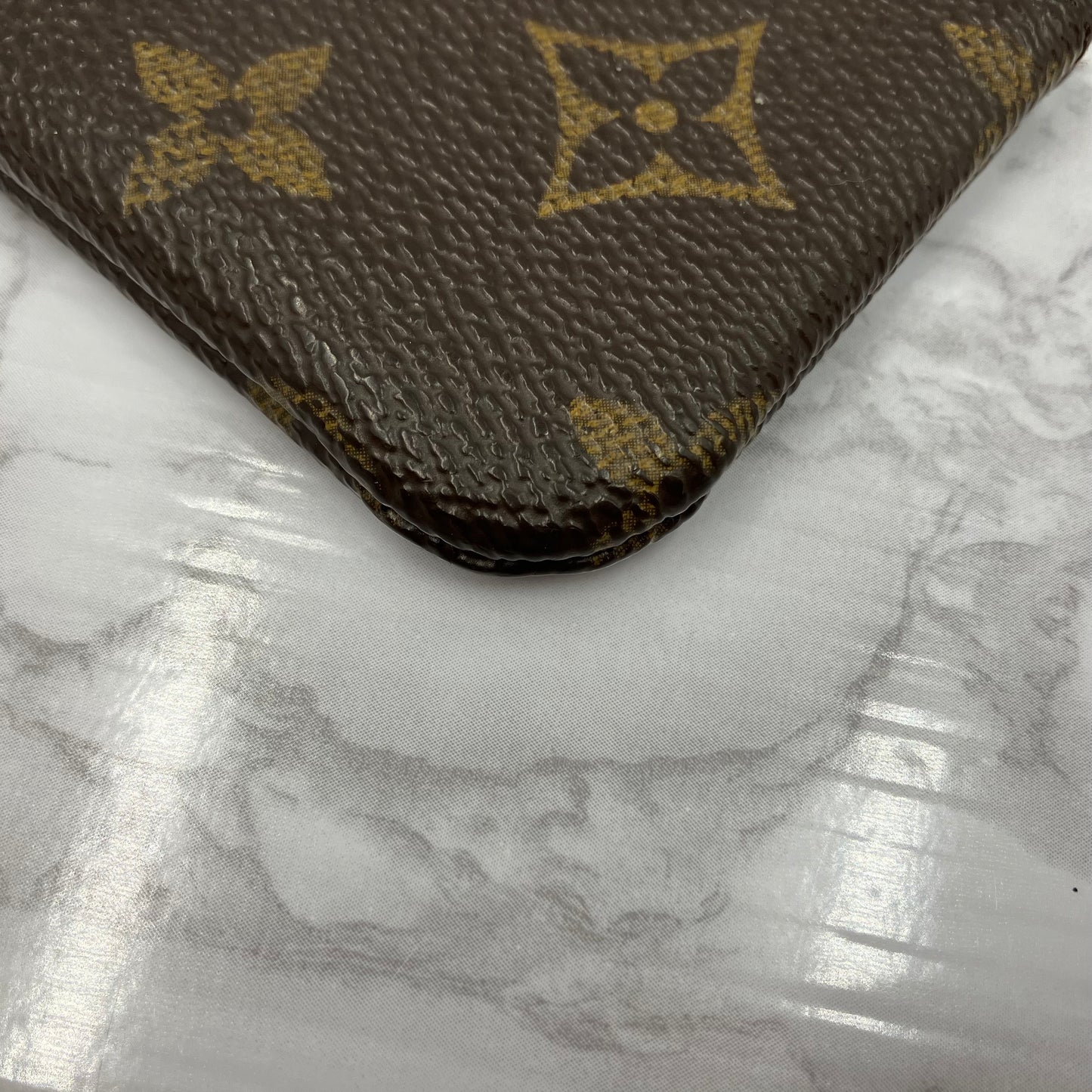 LOUIS VUITTON Monogram Cle