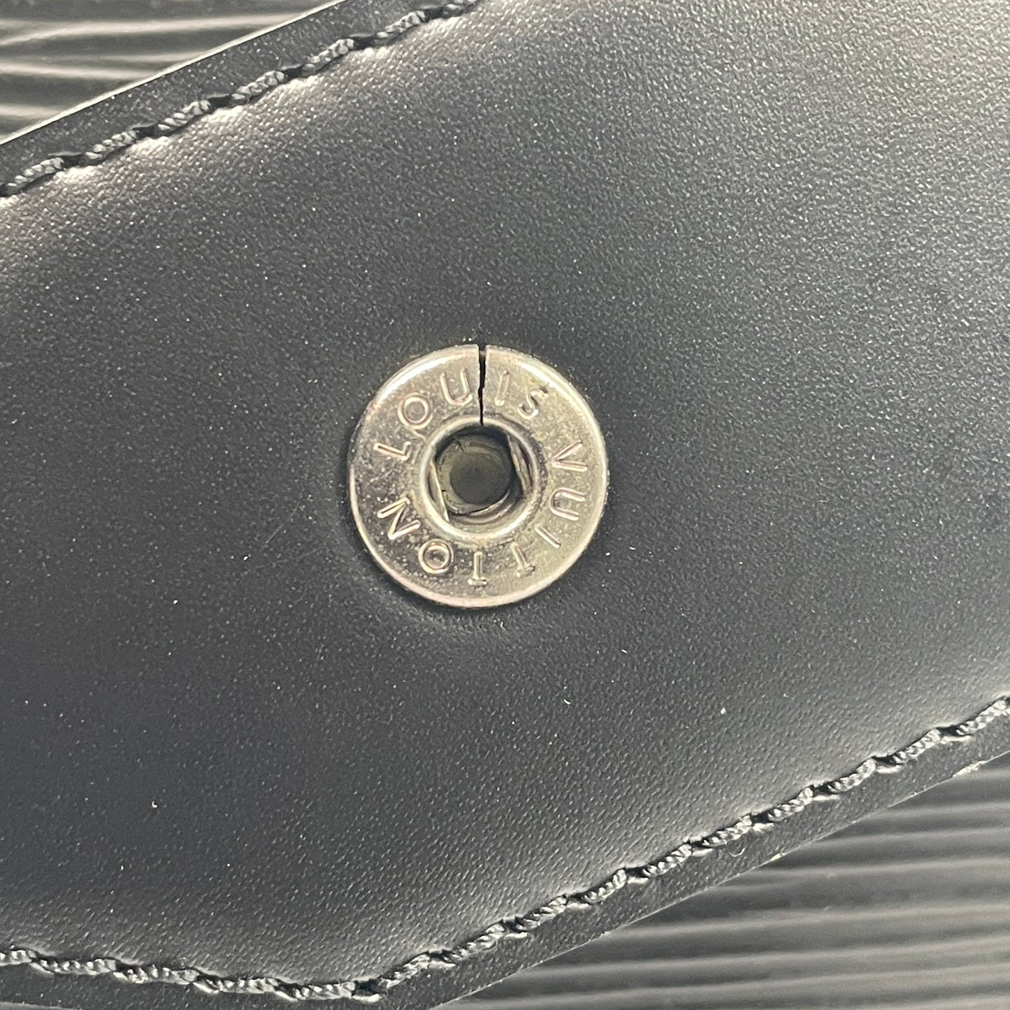 LOUIS VUITTON Epi sac de paule PM