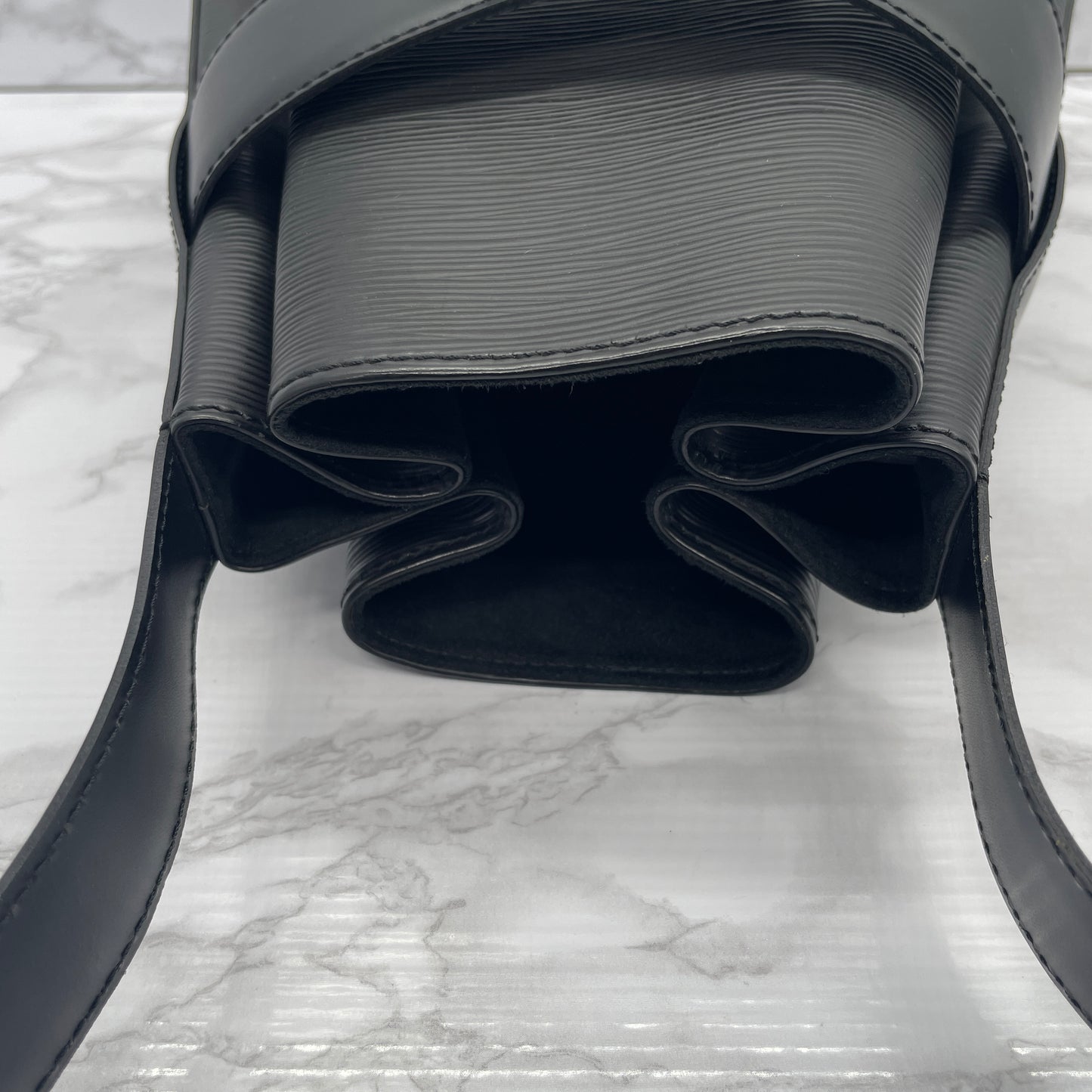 LOUIS VUITTON Epi sac de paule PM