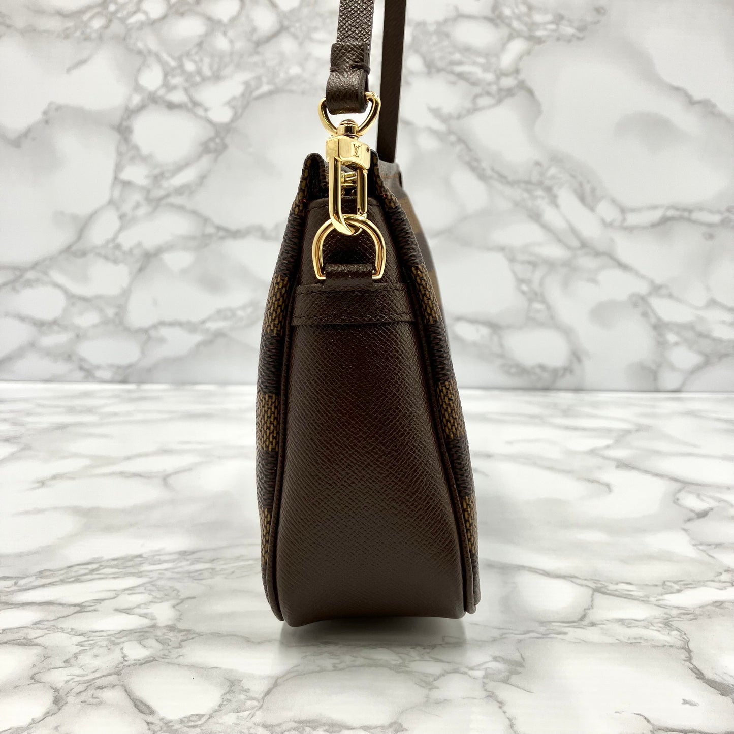 LOUIS VUITTON Damier Pouch