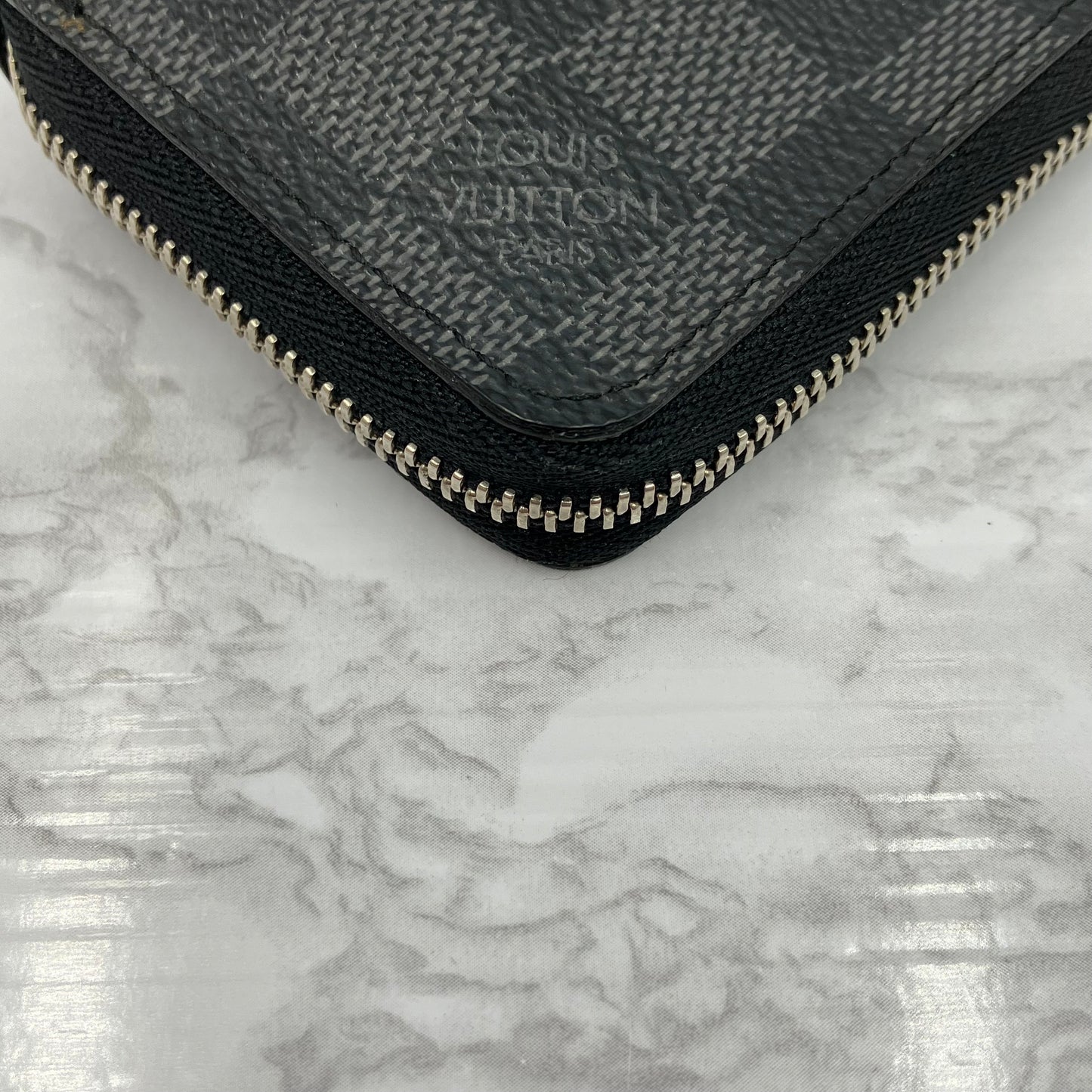 LOUIS VUITTON Damier Graphite coin purse