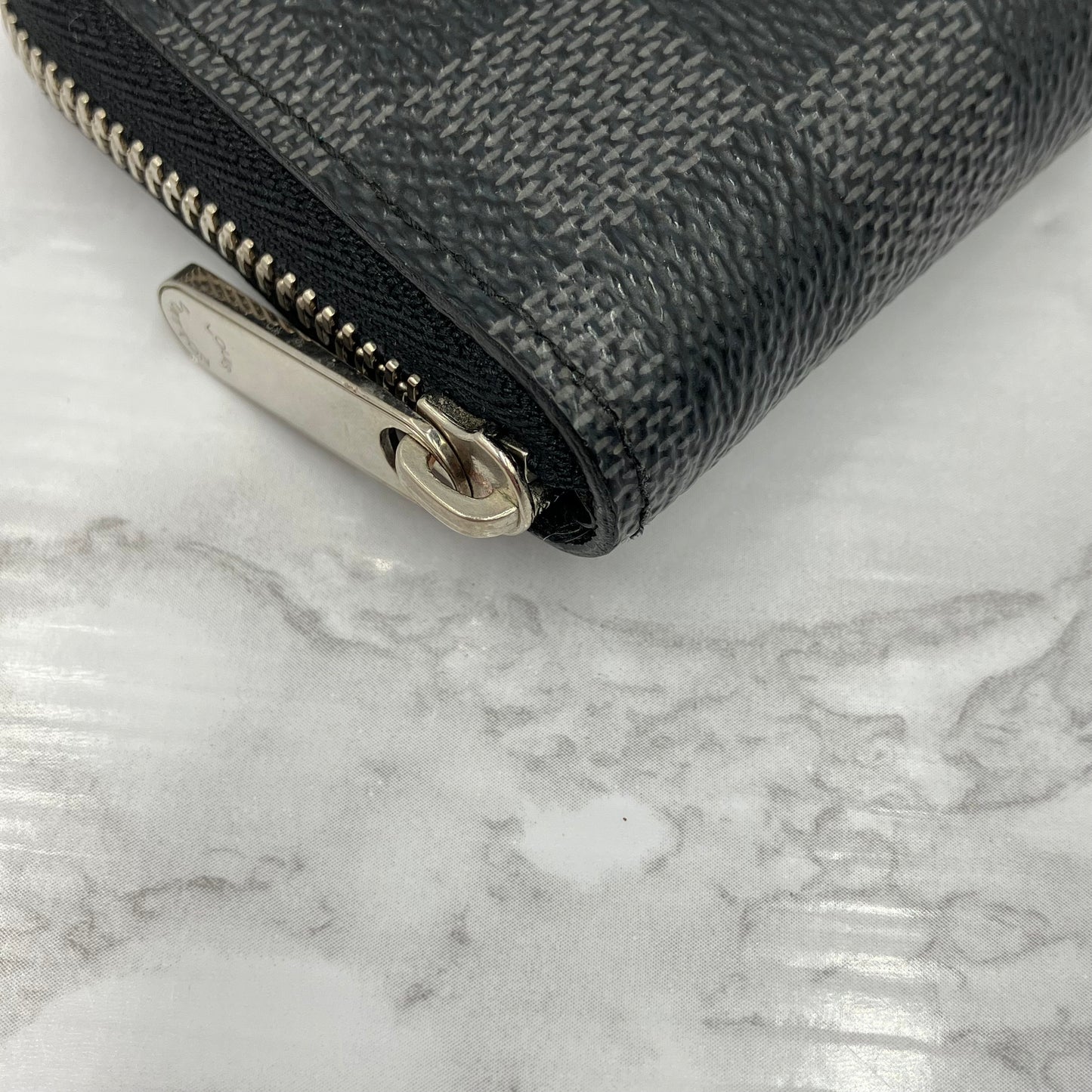 LOUIS VUITTON Damier Graphite coin purse