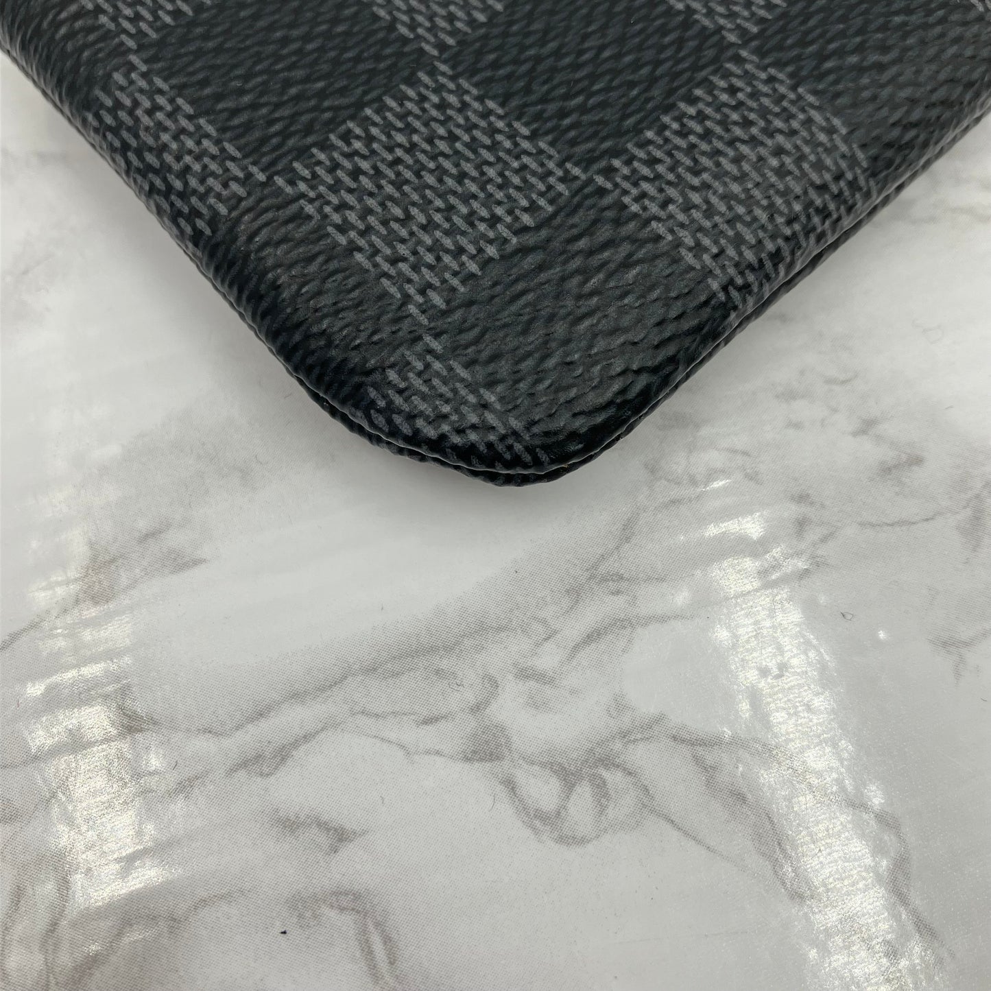 LOUIS VUITTON Graphite Cle