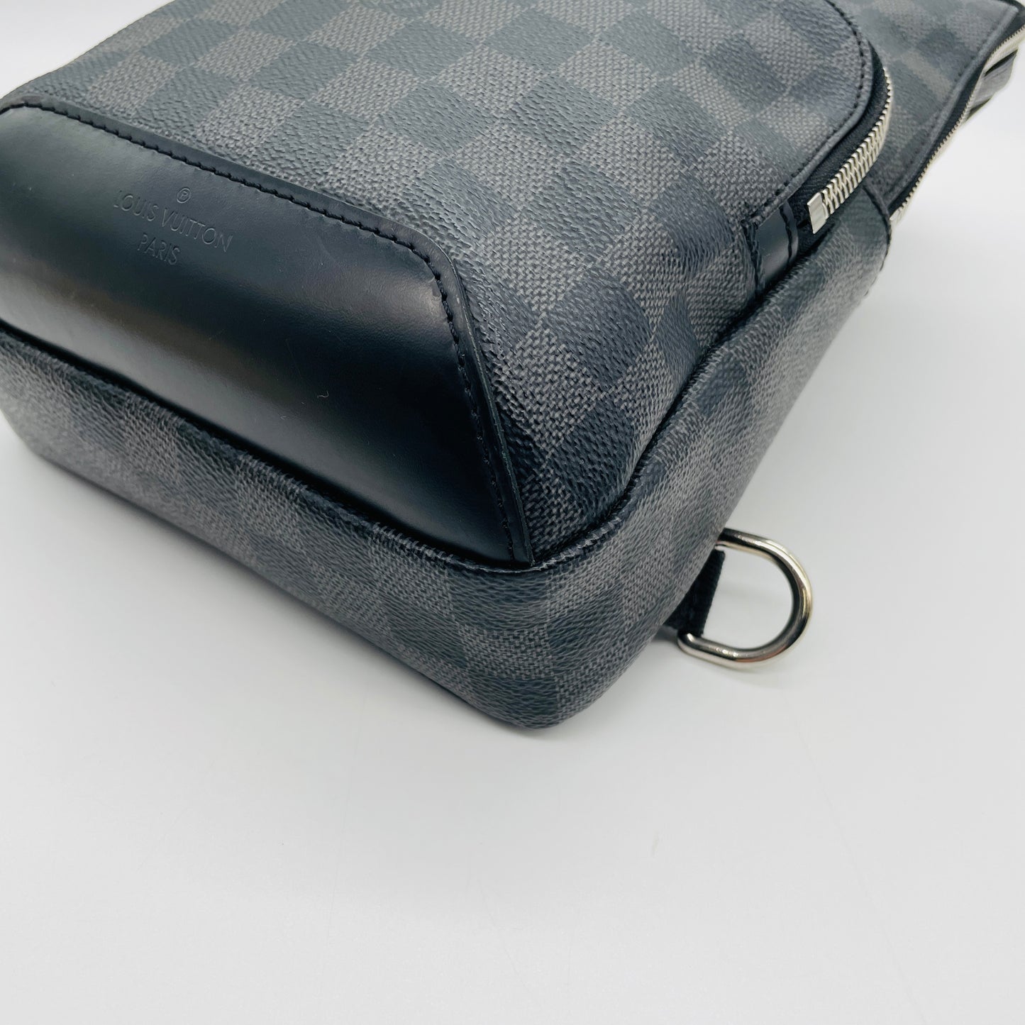LOUIS VUITTON Graphite Avenue Sling