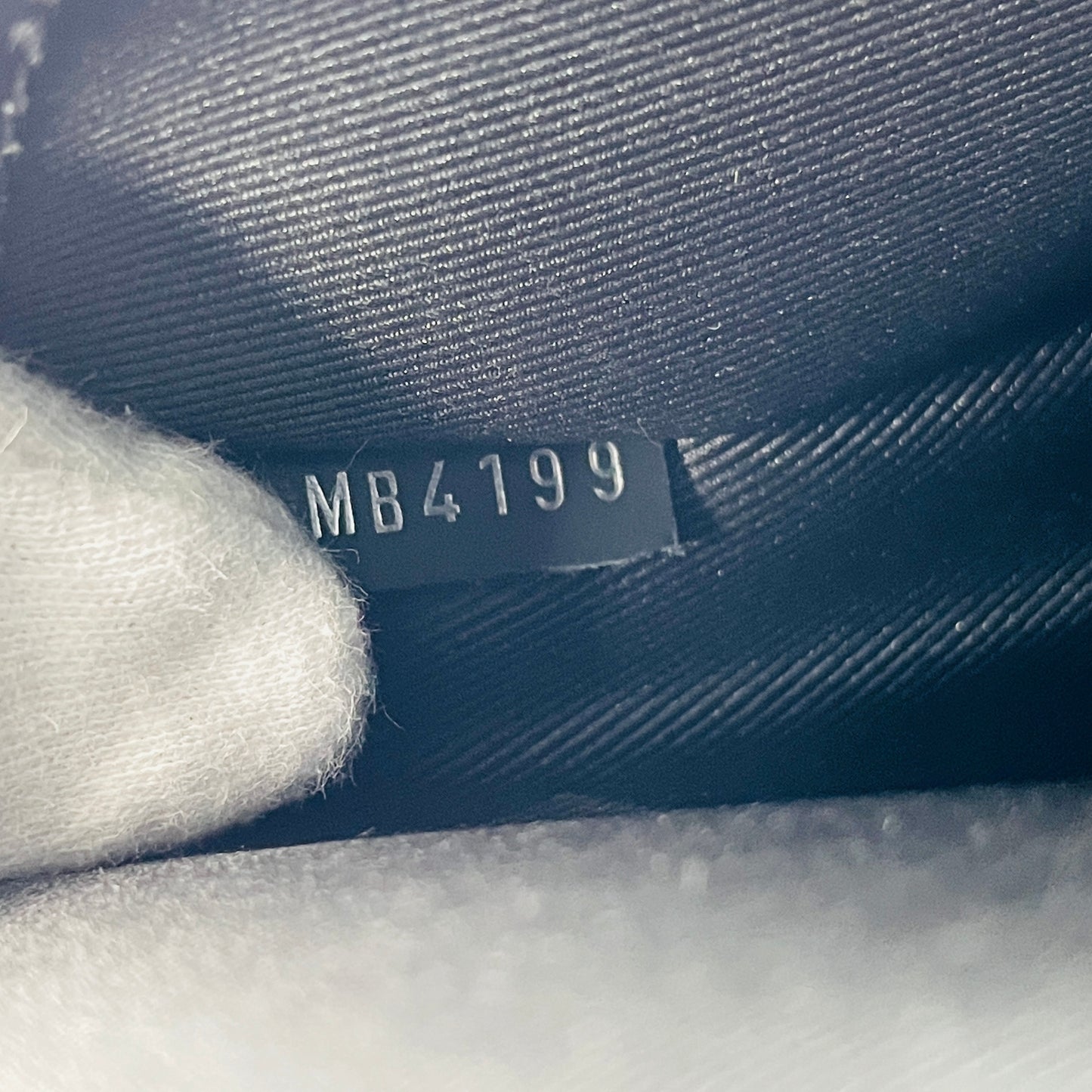 LOUIS VUITTON Graphite Avenue Sling