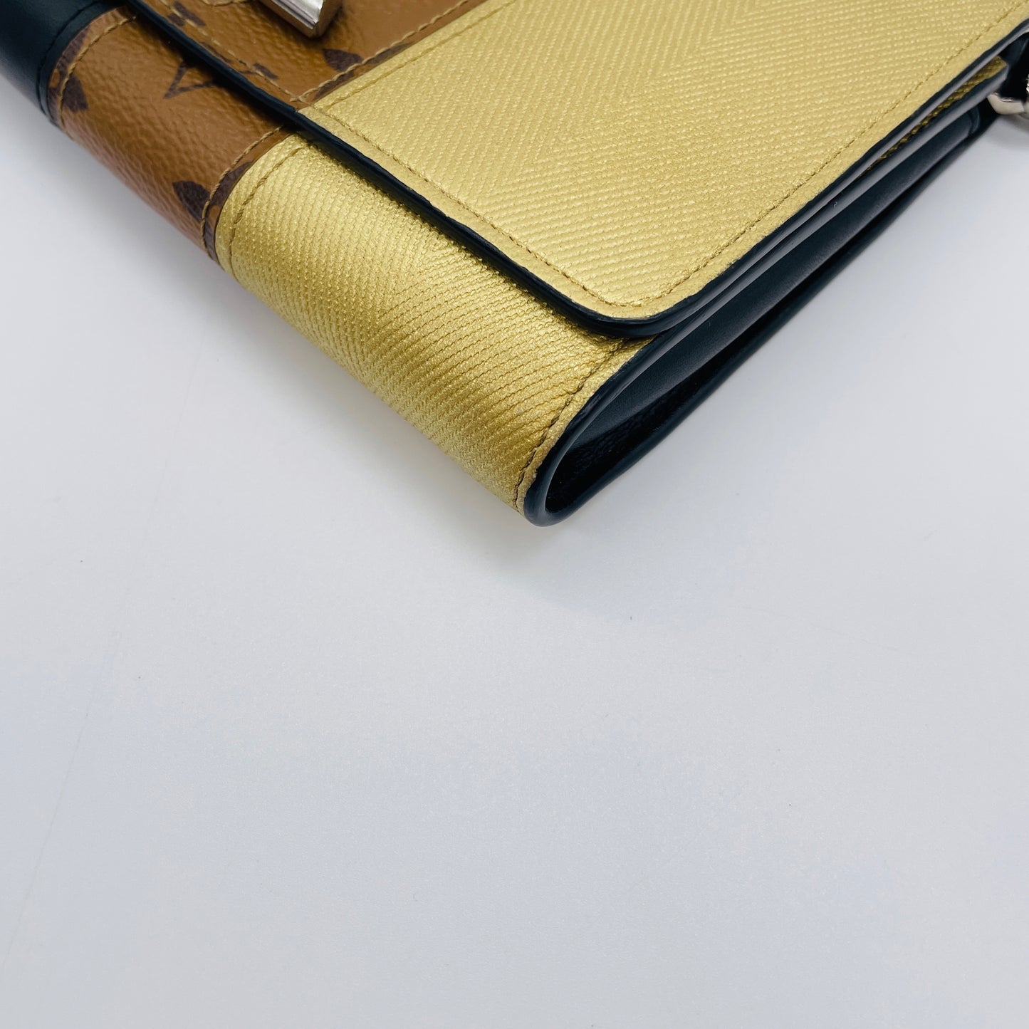 LOUIS VUITTON Twist WOC