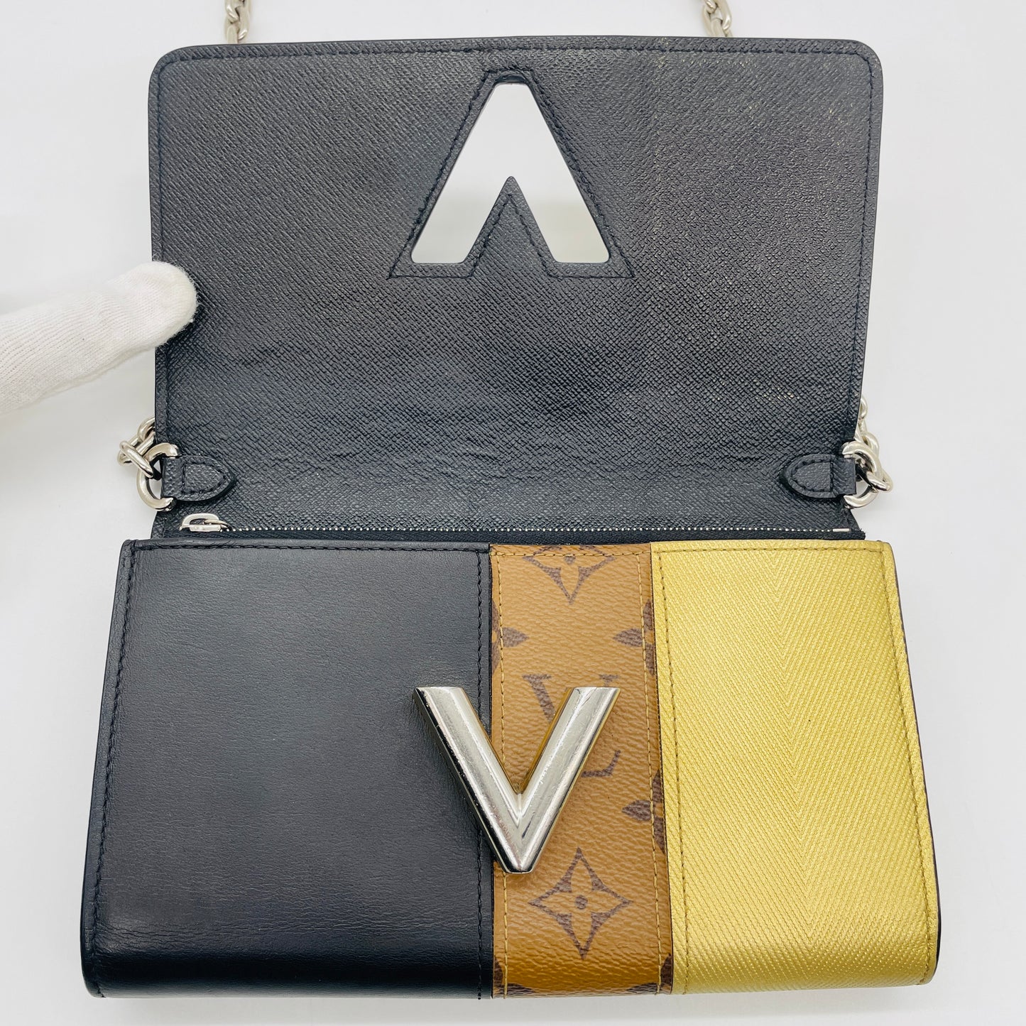 LOUIS VUITTON Twist WOC