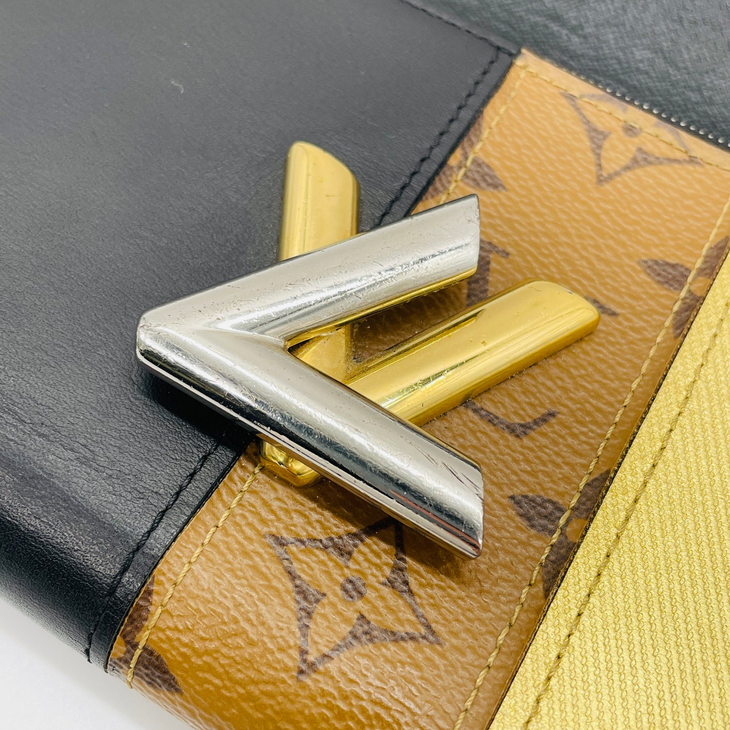 LOUIS VUITTON Twist WOC